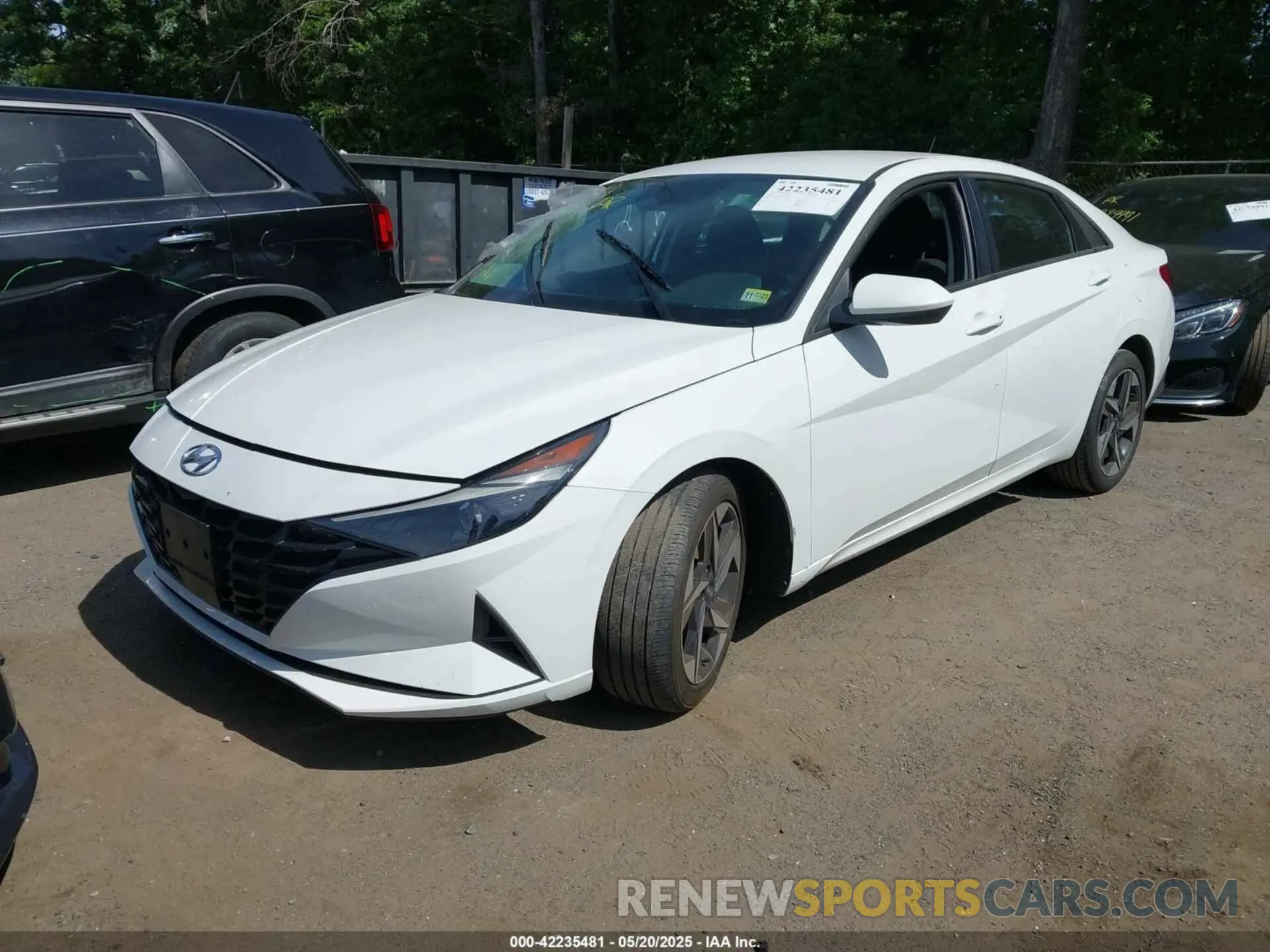 2 fotografías del automóvil dañado 5NPLS4AG0PH112059 HYUNDAI ELANTRA 2023