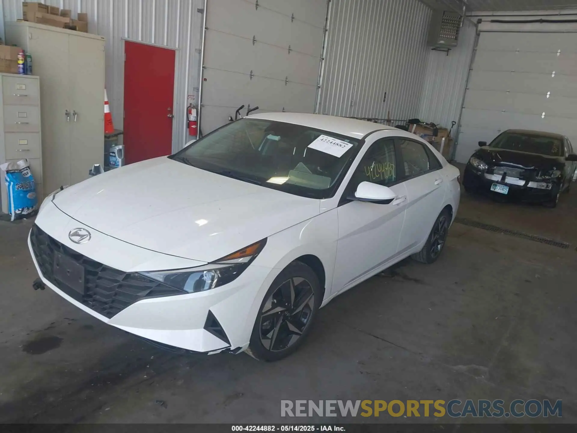 2 fotografías del automóvil dañado 5NPLS4AG1PH097684 HYUNDAI ELANTRA 2023
