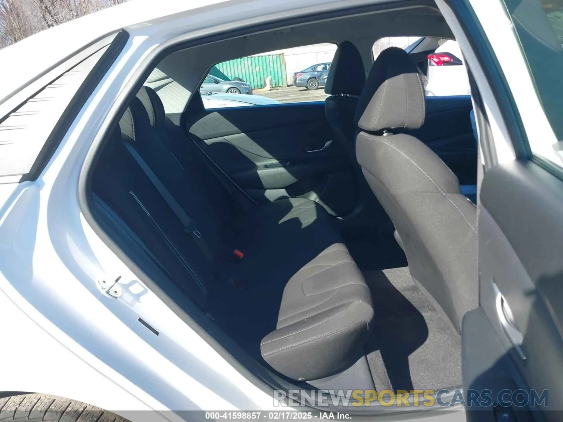 8 fotografías del automóvil dañado 5NPLS4AG1PH101989 HYUNDAI ELANTRA 2023