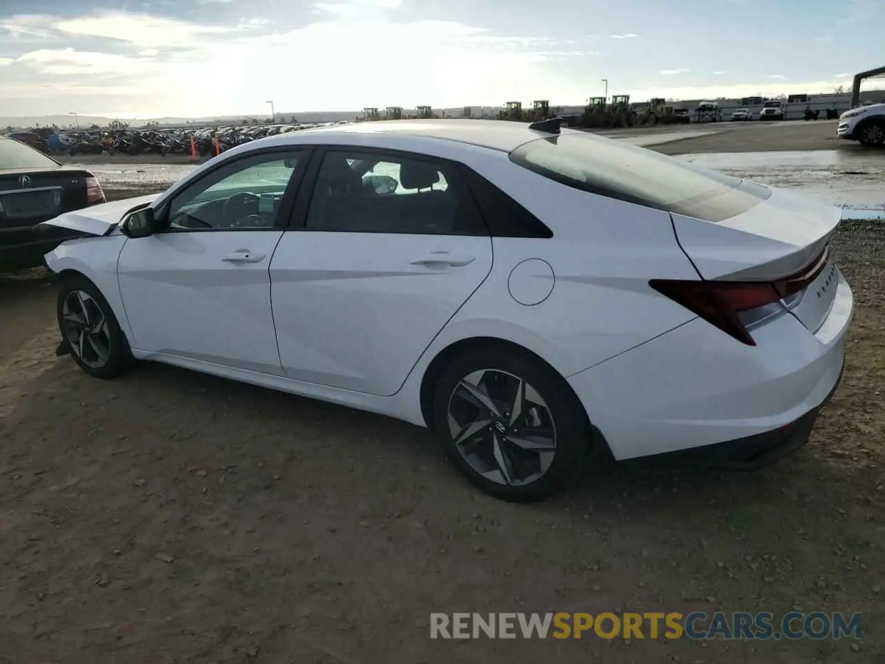 2 fotografías del automóvil dañado 5NPLS4AG2PH107249 HYUNDAI ELANTRA 2023