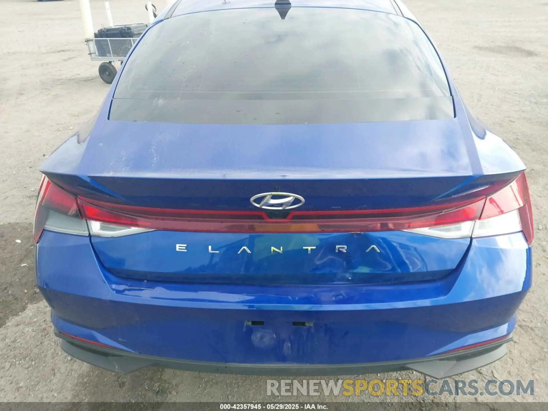 18 fotografías del automóvil dañado 5NPLS4AG2PH111673 HYUNDAI ELANTRA 2023