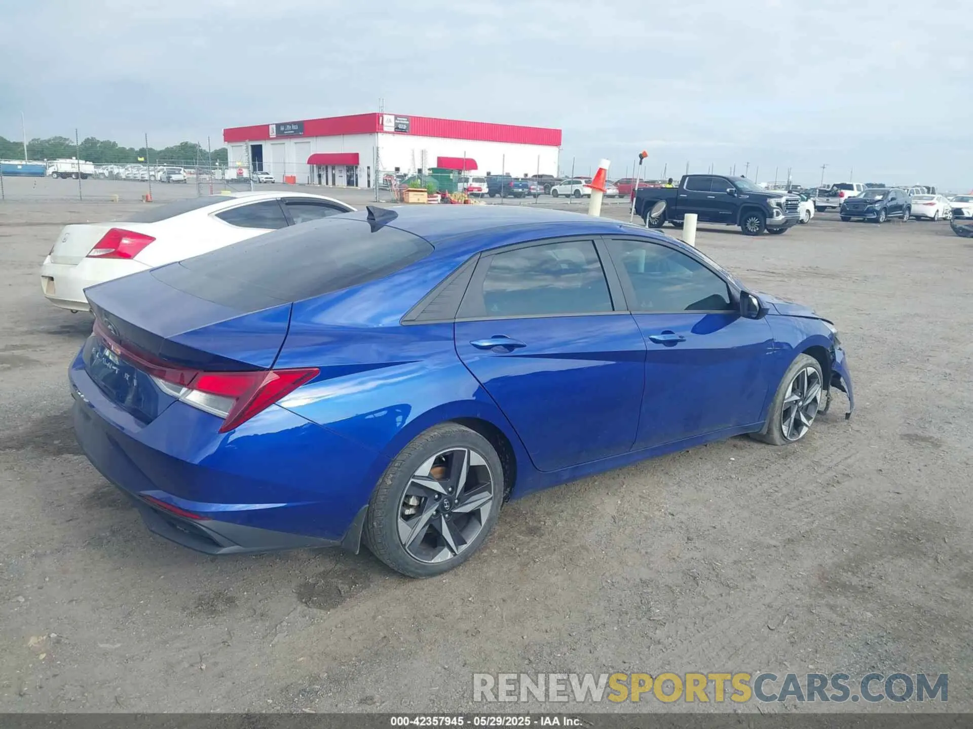 4 fotografías del automóvil dañado 5NPLS4AG2PH111673 HYUNDAI ELANTRA 2023