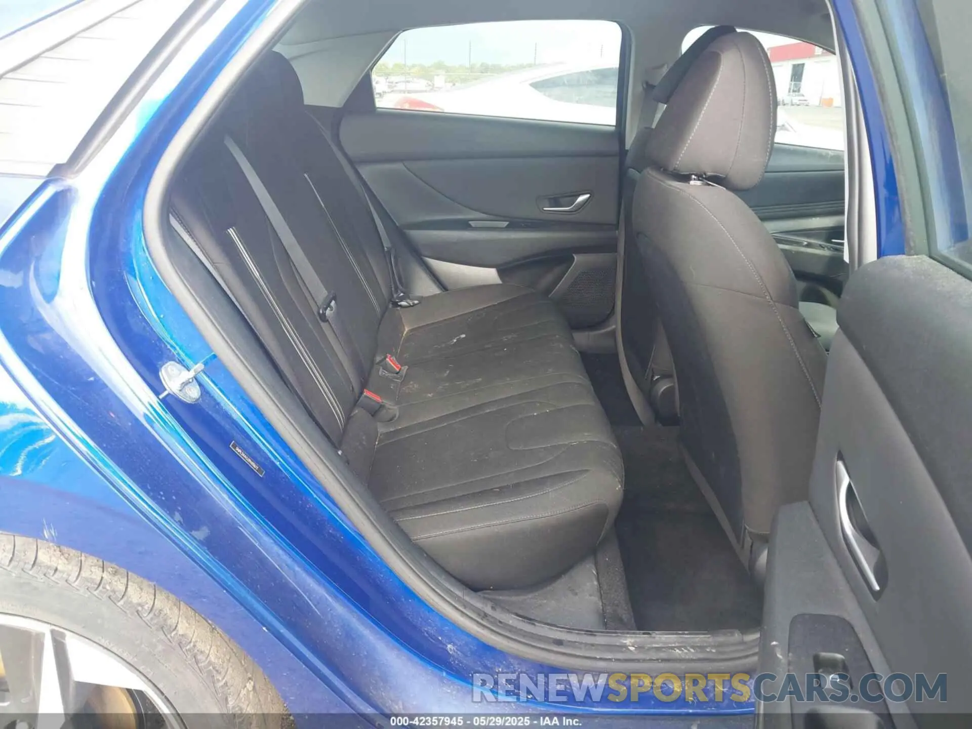 8 fotografías del automóvil dañado 5NPLS4AG2PH111673 HYUNDAI ELANTRA 2023