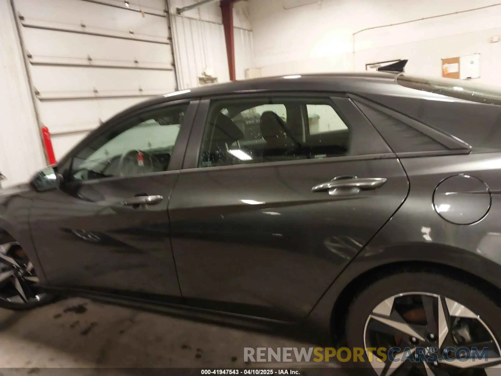 14 fotografías del automóvil dañado 5NPLS4AG3PH118177 HYUNDAI ELANTRA 2023