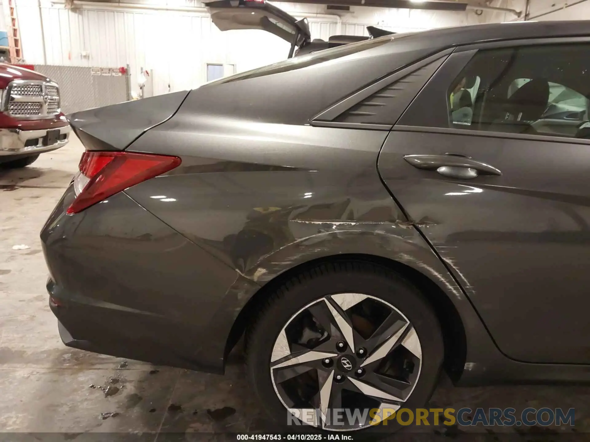 17 fotografías del automóvil dañado 5NPLS4AG3PH118177 HYUNDAI ELANTRA 2023