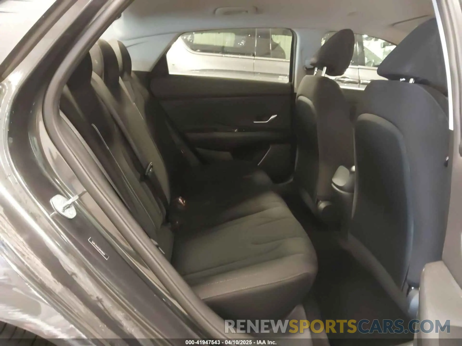 8 fotografías del automóvil dañado 5NPLS4AG3PH118177 HYUNDAI ELANTRA 2023