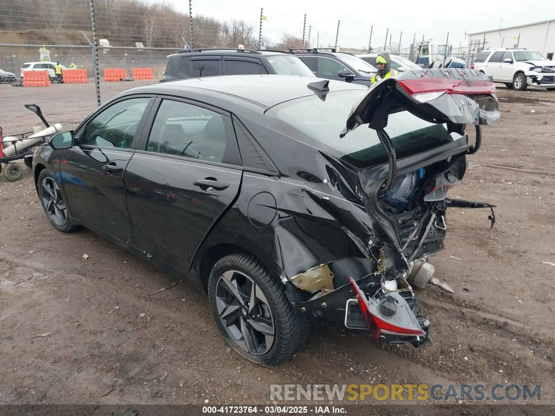3 fotografías del automóvil dañado 5NPLS4AG4PH105597 HYUNDAI ELANTRA 2023