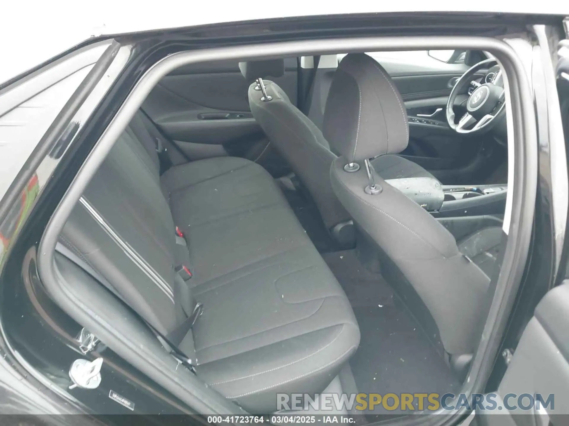 8 fotografías del automóvil dañado 5NPLS4AG4PH105597 HYUNDAI ELANTRA 2023