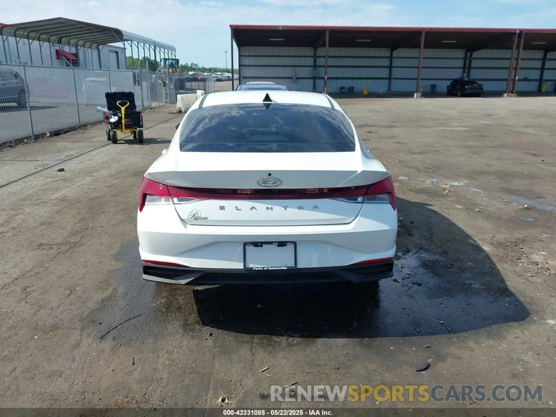 16 fotografías del automóvil dañado 5NPLS4AG5PH088017 HYUNDAI ELANTRA 2023