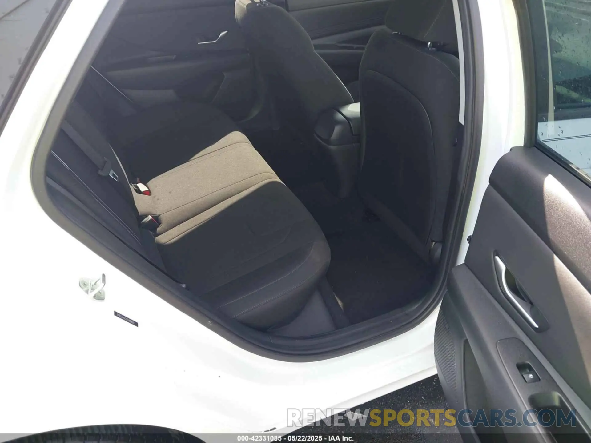 8 fotografías del automóvil dañado 5NPLS4AG5PH088017 HYUNDAI ELANTRA 2023
