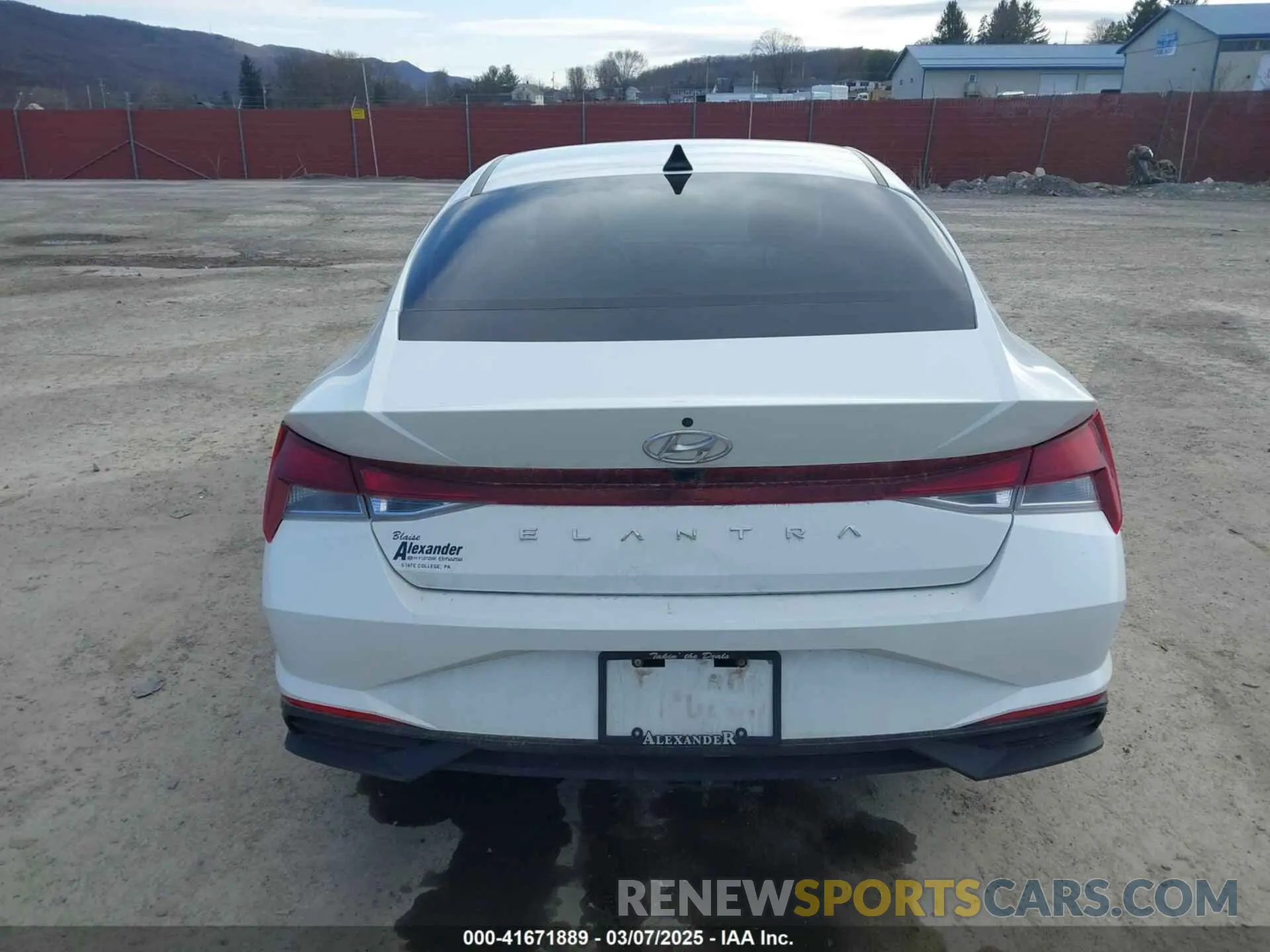 16 fotografías del automóvil dañado 5NPLS4AG6PH091296 HYUNDAI ELANTRA 2023