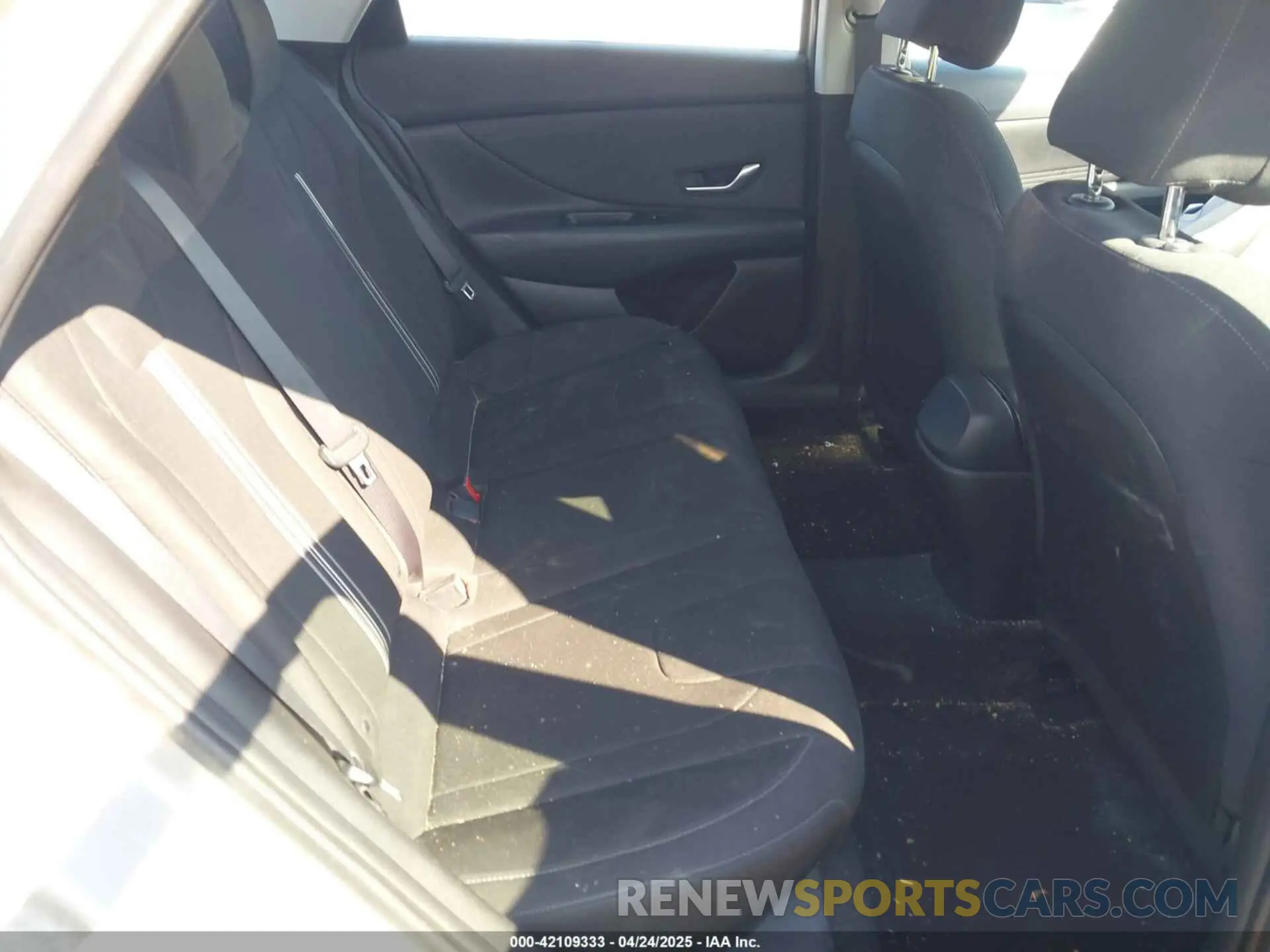 8 fotografías del automóvil dañado 5NPLS4AG6PH097518 HYUNDAI ELANTRA 2023