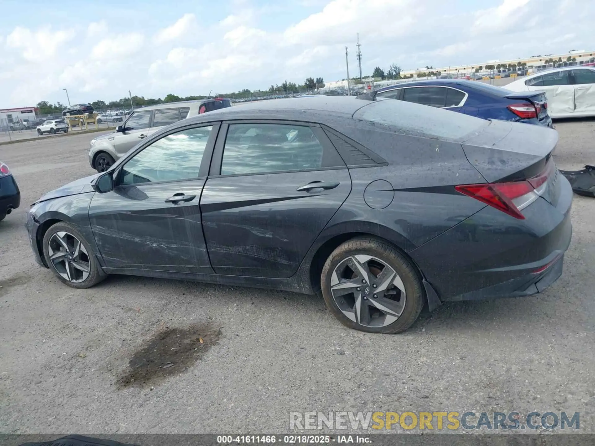 14 fotografías del automóvil dañado 5NPLS4AG6PH112289 HYUNDAI ELANTRA 2023