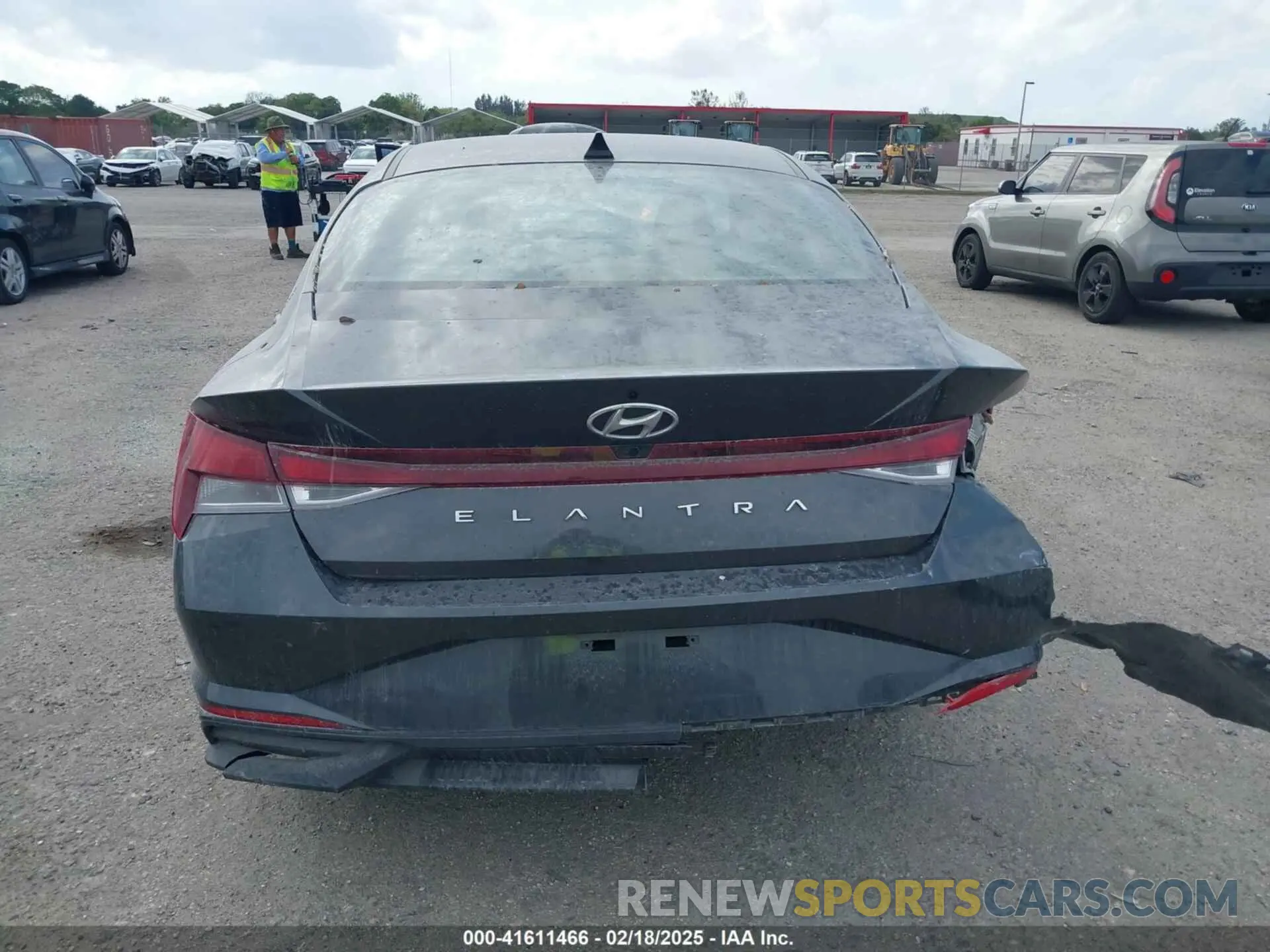 16 fotografías del automóvil dañado 5NPLS4AG6PH112289 HYUNDAI ELANTRA 2023