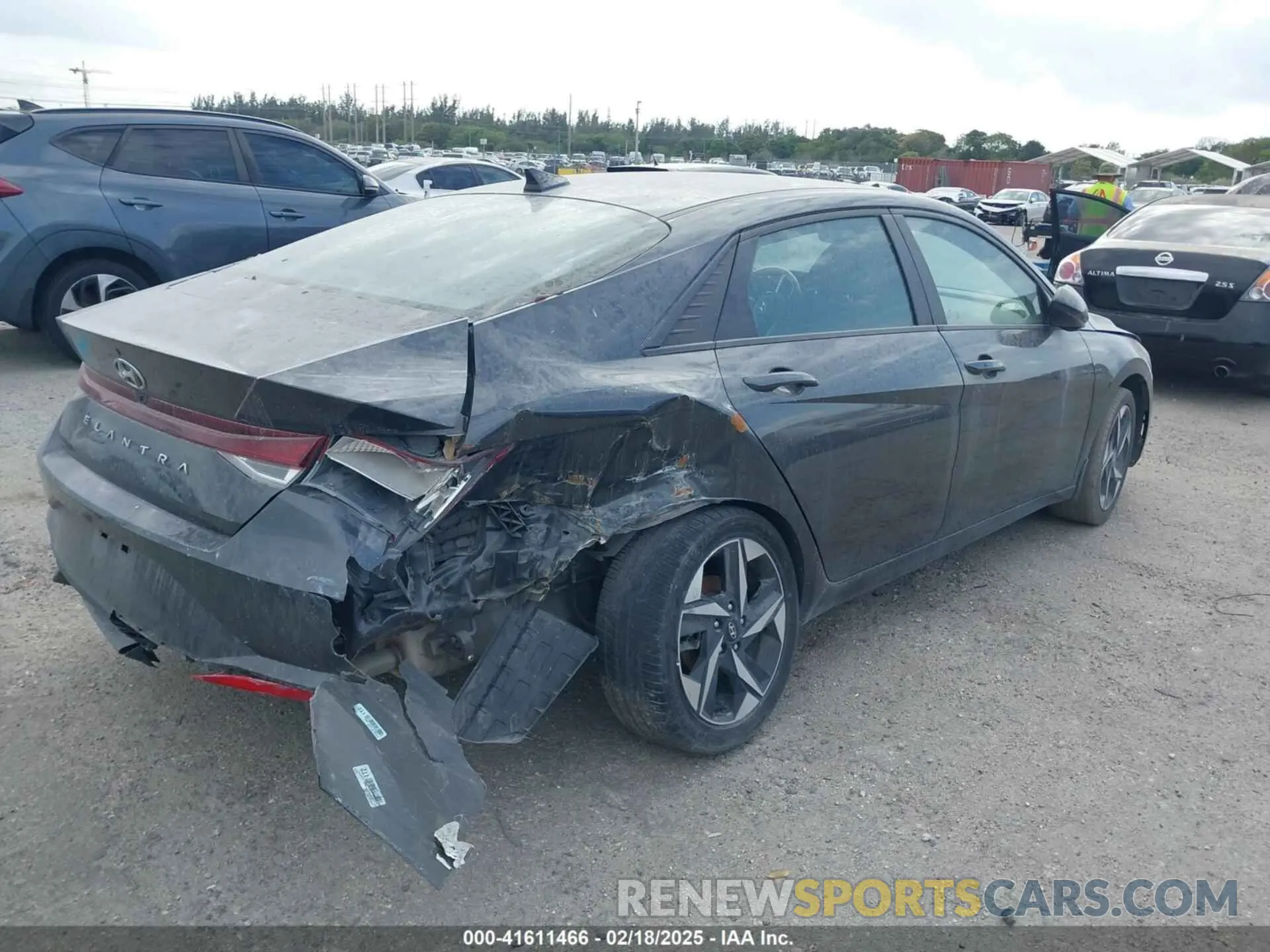 4 fotografías del automóvil dañado 5NPLS4AG6PH112289 HYUNDAI ELANTRA 2023