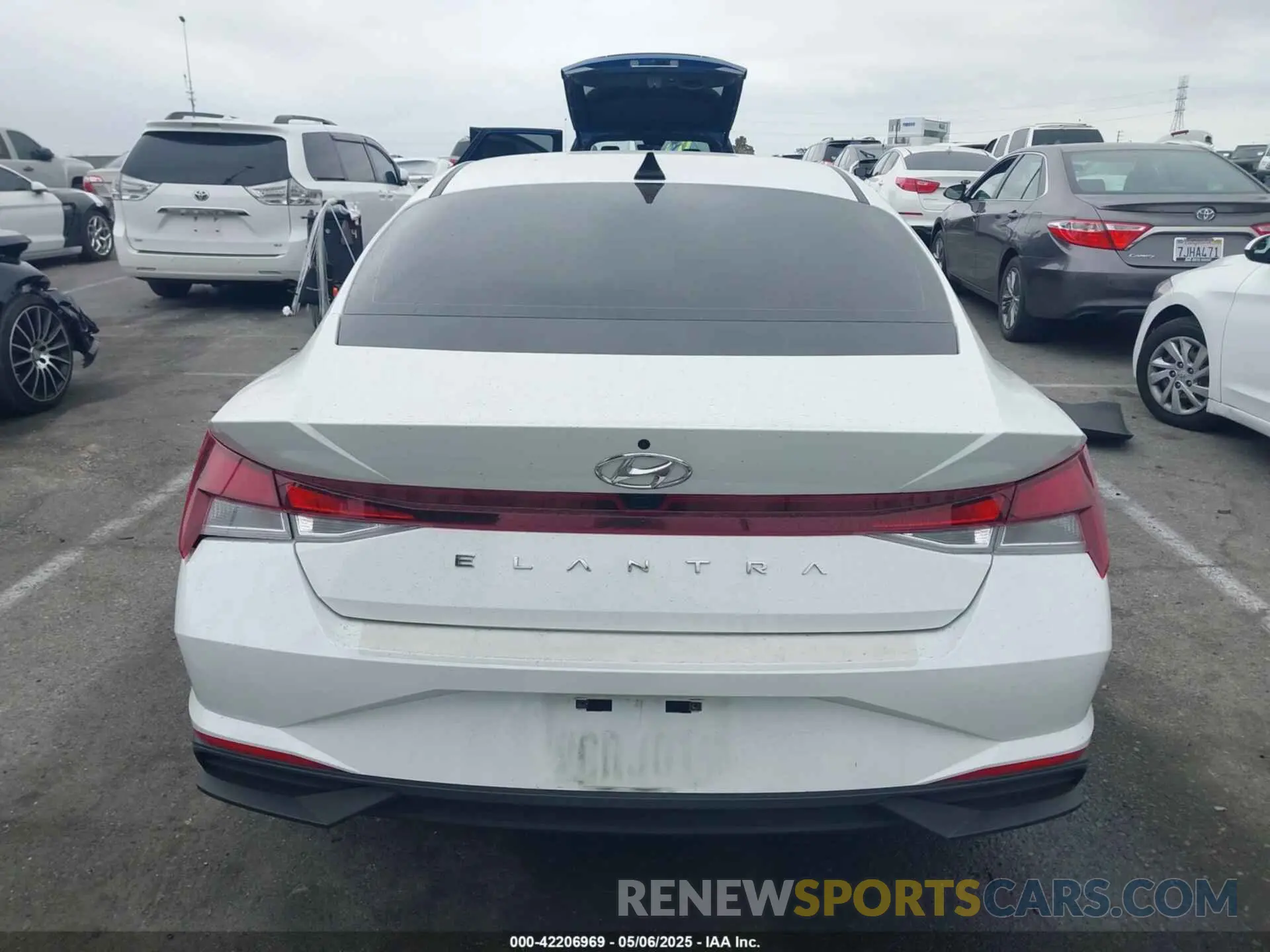 16 fotografías del automóvil dañado 5NPLS4AG8PH097908 HYUNDAI ELANTRA 2023