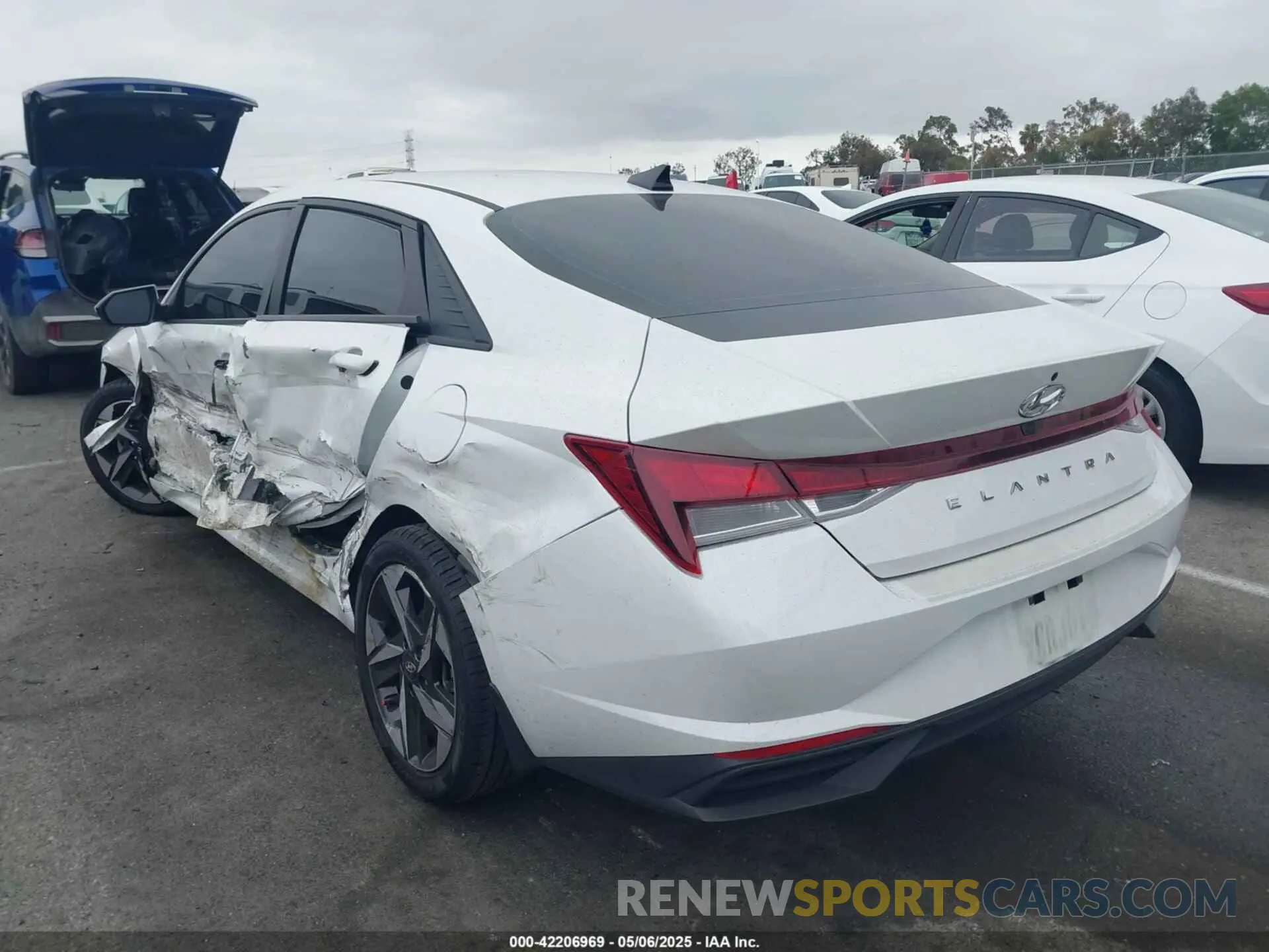 3 fotografías del automóvil dañado 5NPLS4AG8PH097908 HYUNDAI ELANTRA 2023