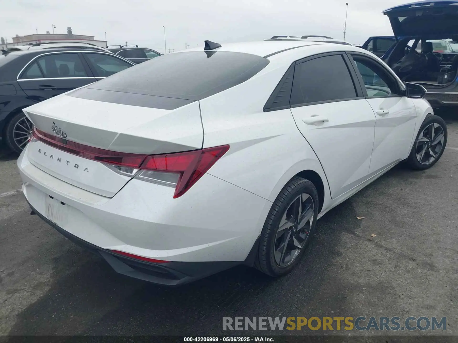 4 fotografías del automóvil dañado 5NPLS4AG8PH097908 HYUNDAI ELANTRA 2023