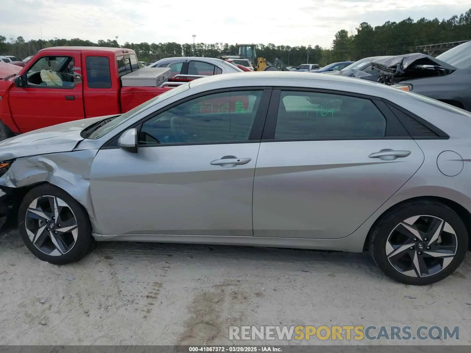14 fotografías del automóvil dañado 5NPLS4AG8PH106624 HYUNDAI ELANTRA 2023