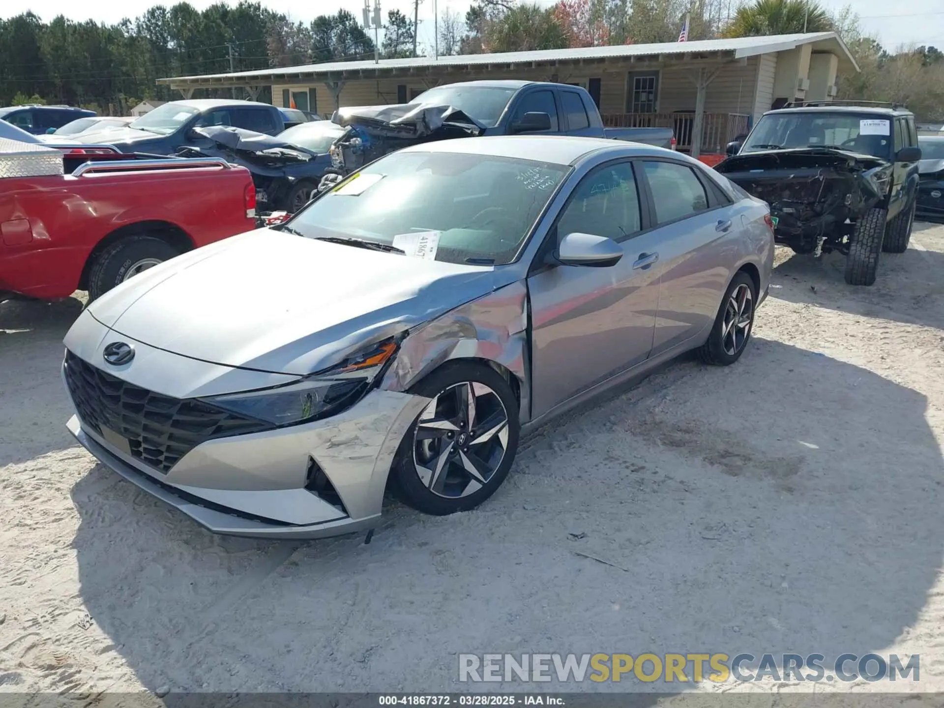 2 fotografías del automóvil dañado 5NPLS4AG8PH106624 HYUNDAI ELANTRA 2023