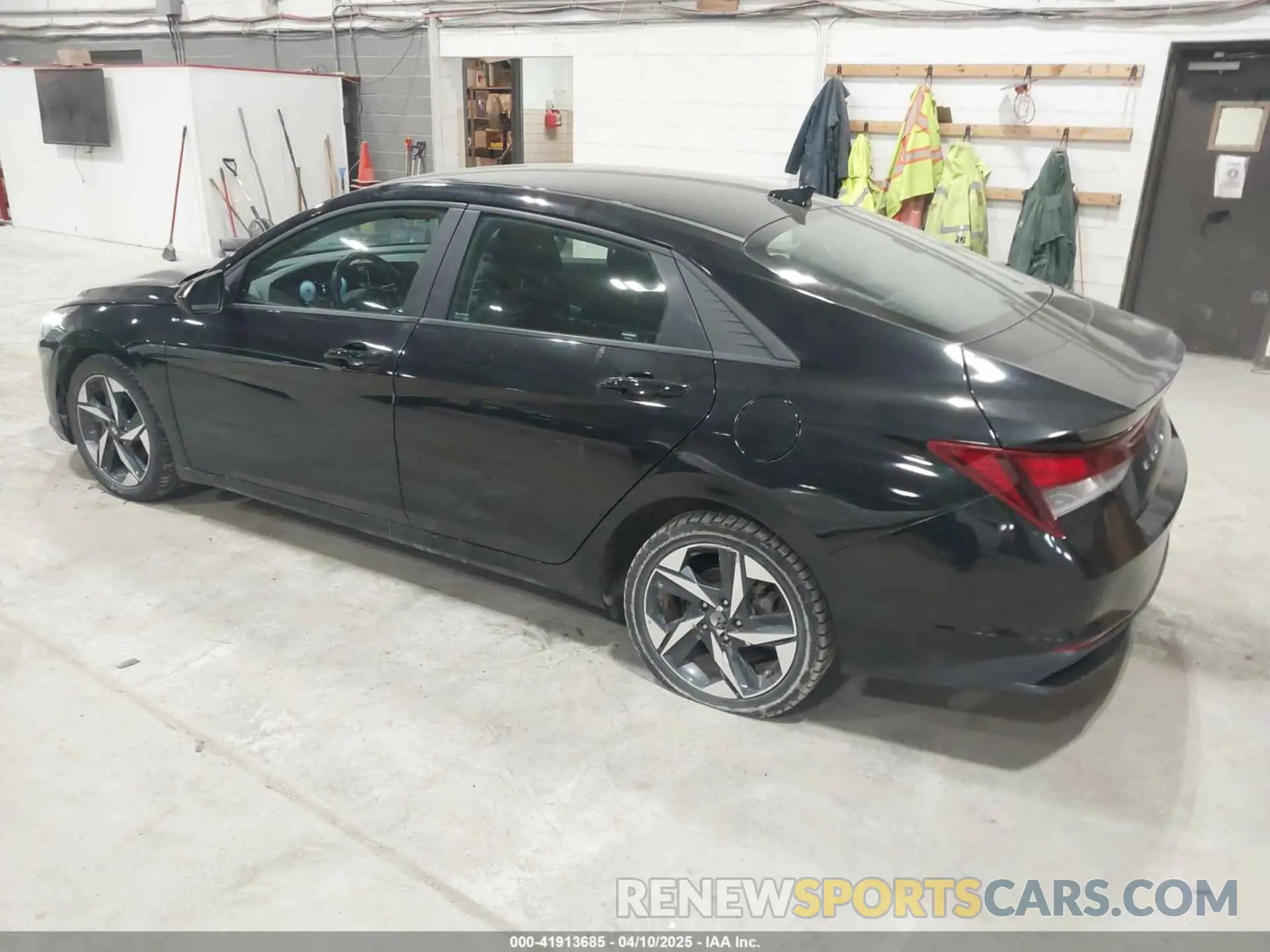 3 fotografías del automóvil dañado 5NPLS4AG9PH106096 HYUNDAI ELANTRA 2023