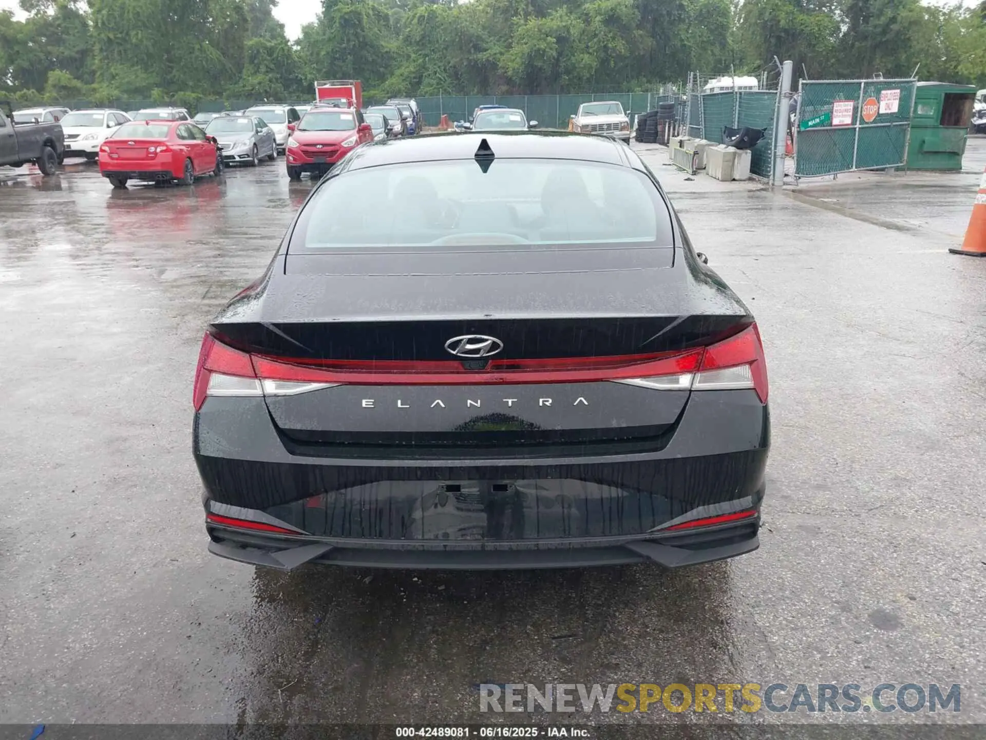 17 fotografías del automóvil dañado 5NPLS4AG9PH111699 HYUNDAI ELANTRA 2023