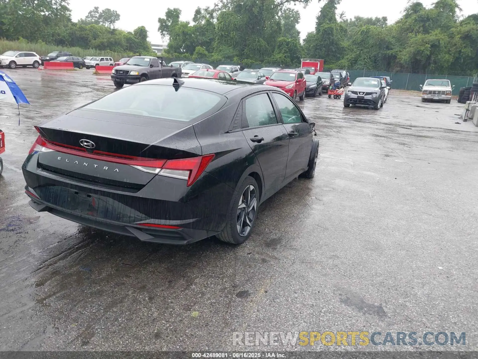 4 fotografías del automóvil dañado 5NPLS4AG9PH111699 HYUNDAI ELANTRA 2023