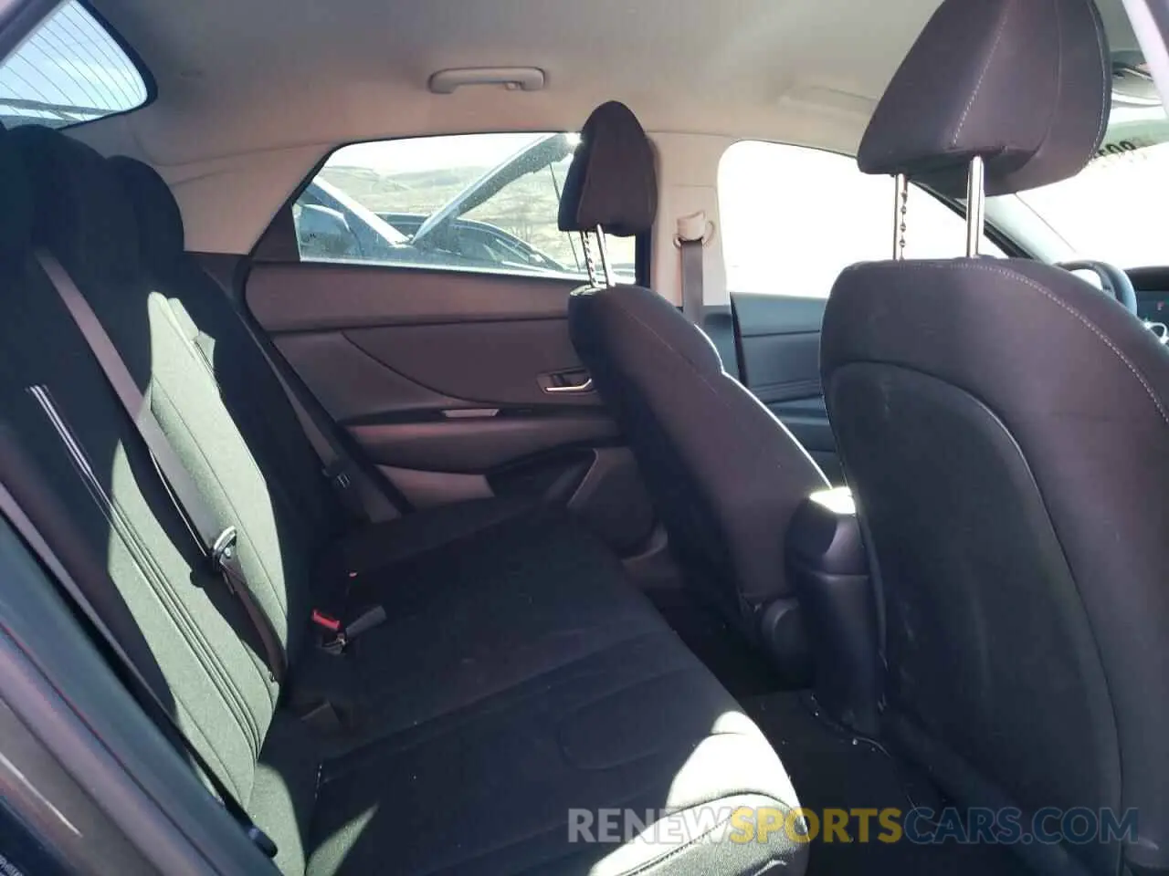 10 fotografías del automóvil dañado 5NPLS4AG9PH113484 HYUNDAI ELANTRA 2023