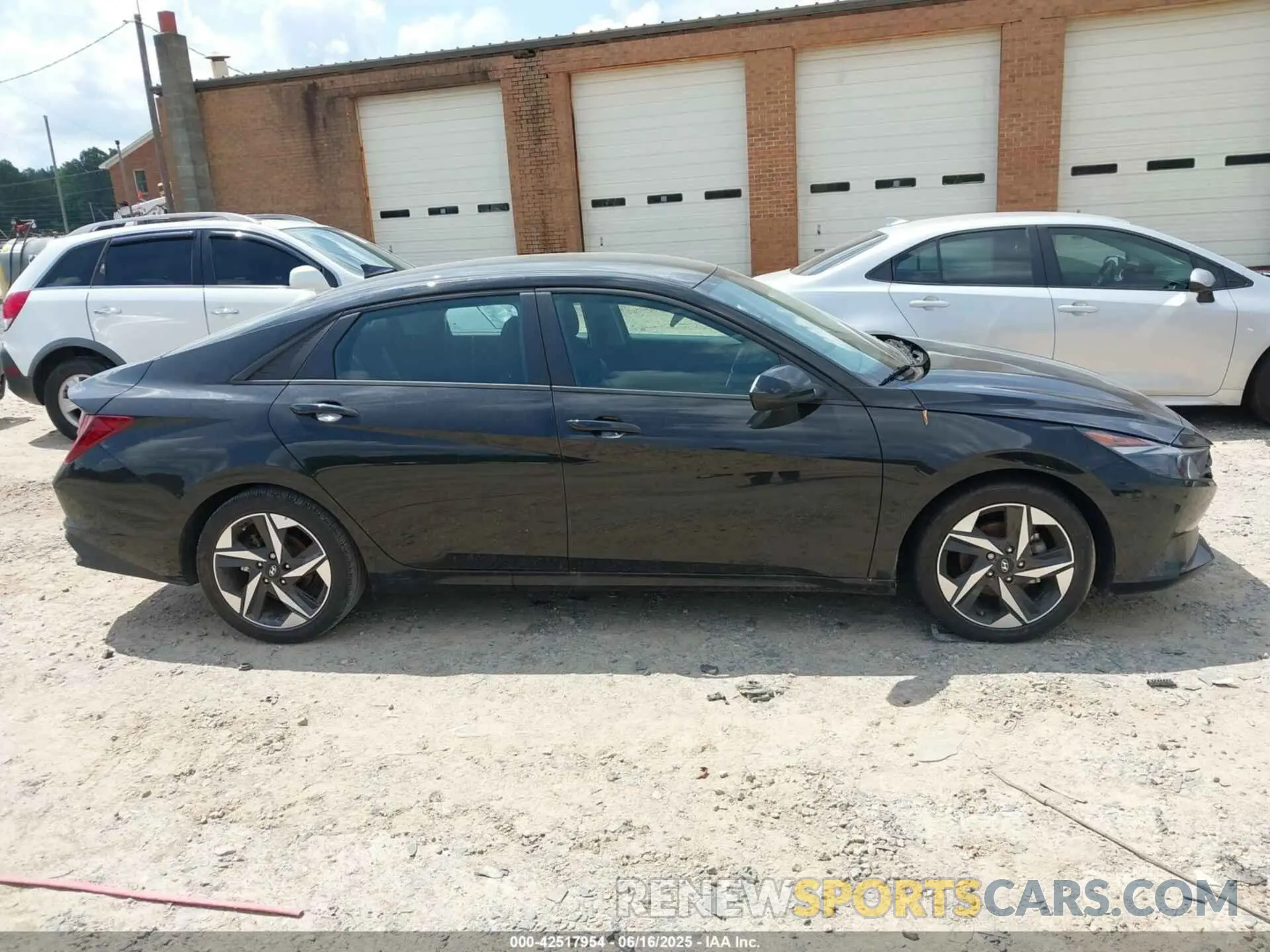 13 fotografías del automóvil dañado 5NPLS4AG9PH113937 HYUNDAI ELANTRA 2023