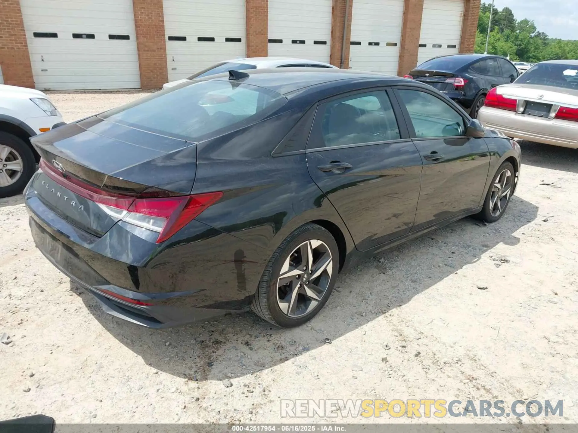 4 fotografías del automóvil dañado 5NPLS4AG9PH113937 HYUNDAI ELANTRA 2023