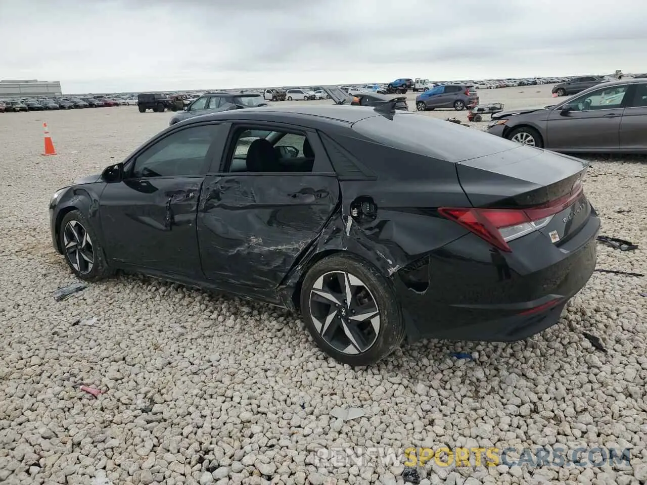 2 fotografías del automóvil dañado 5NPLS4AGXPH099448 HYUNDAI ELANTRA 2023