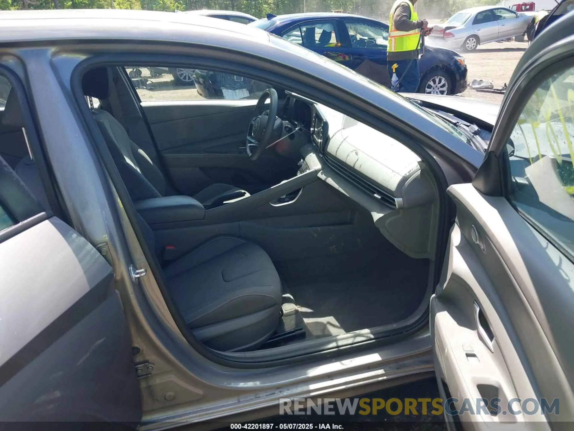 5 fotografías del automóvil dañado KMHLM4AG2PU379294 HYUNDAI ELANTRA 2023