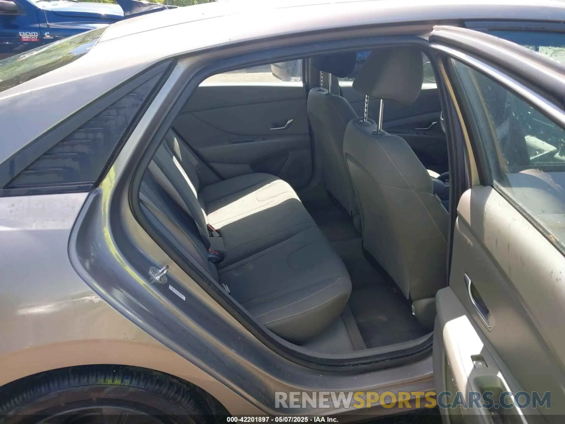 8 fotografías del automóvil dañado KMHLM4AG2PU379294 HYUNDAI ELANTRA 2023