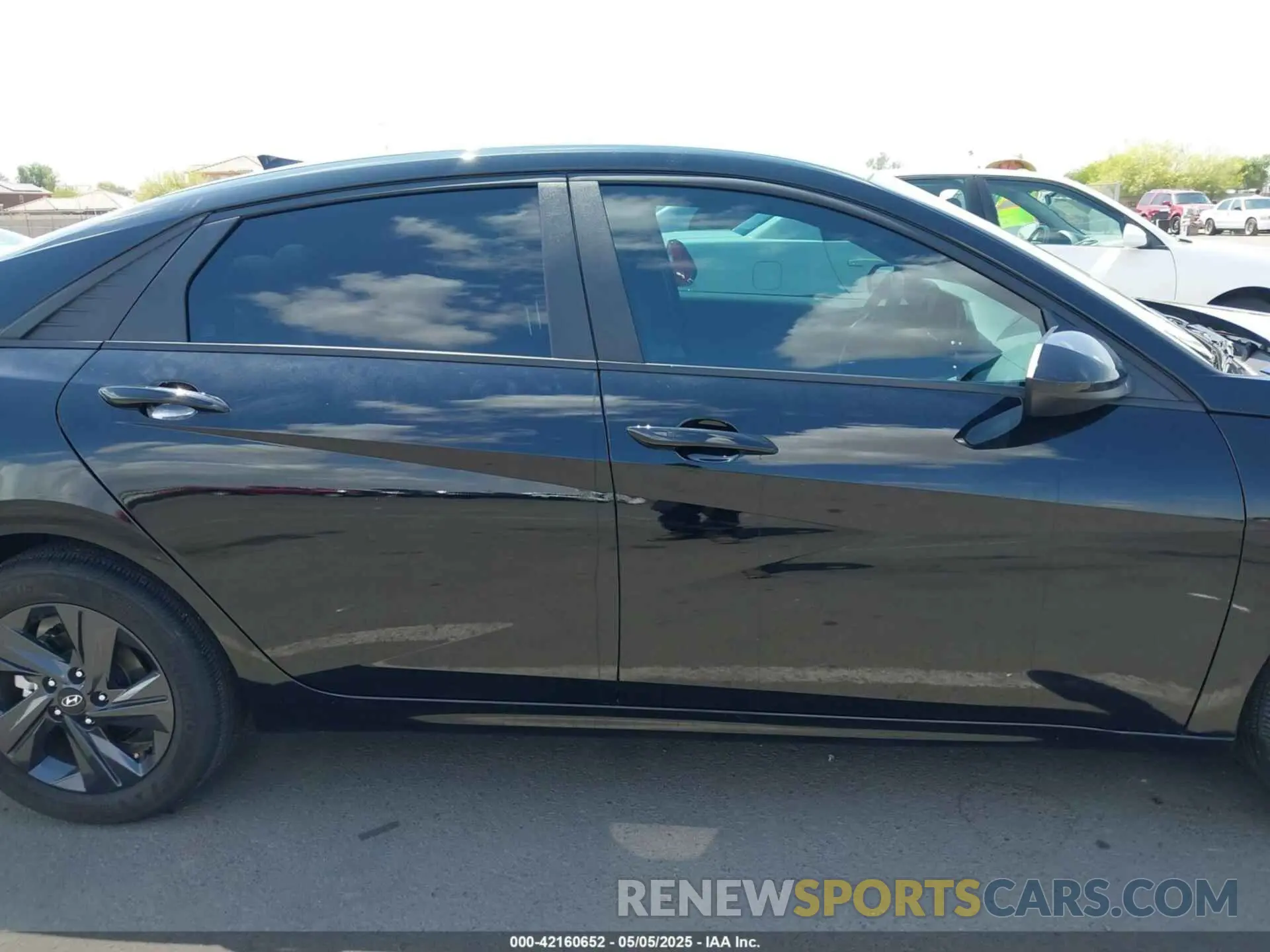 14 fotografías del automóvil dañado KMHLM4AG3PU602085 HYUNDAI ELANTRA 2023