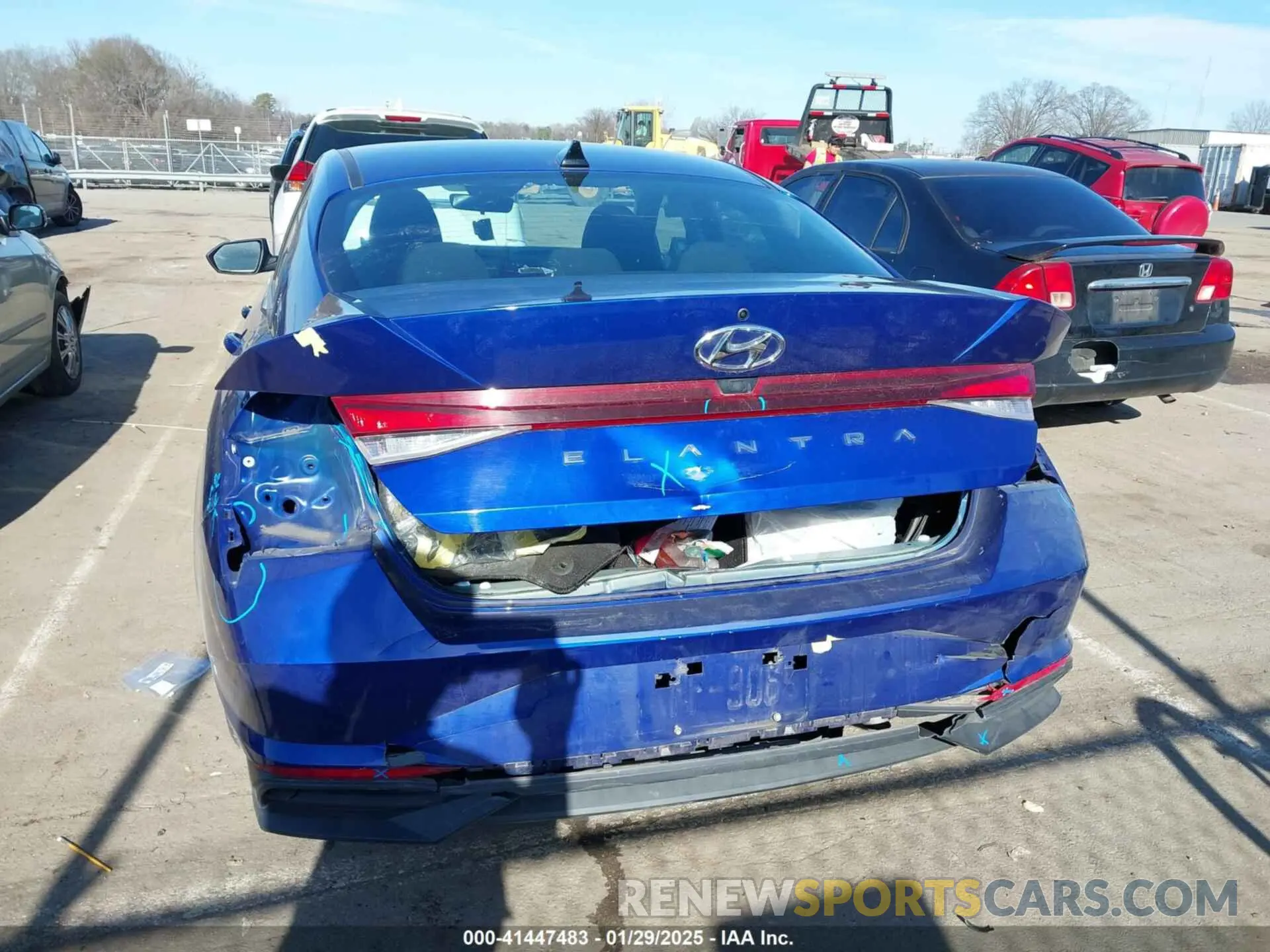16 fotografías del automóvil dañado KMHLM4AG4PU480479 HYUNDAI ELANTRA 2023