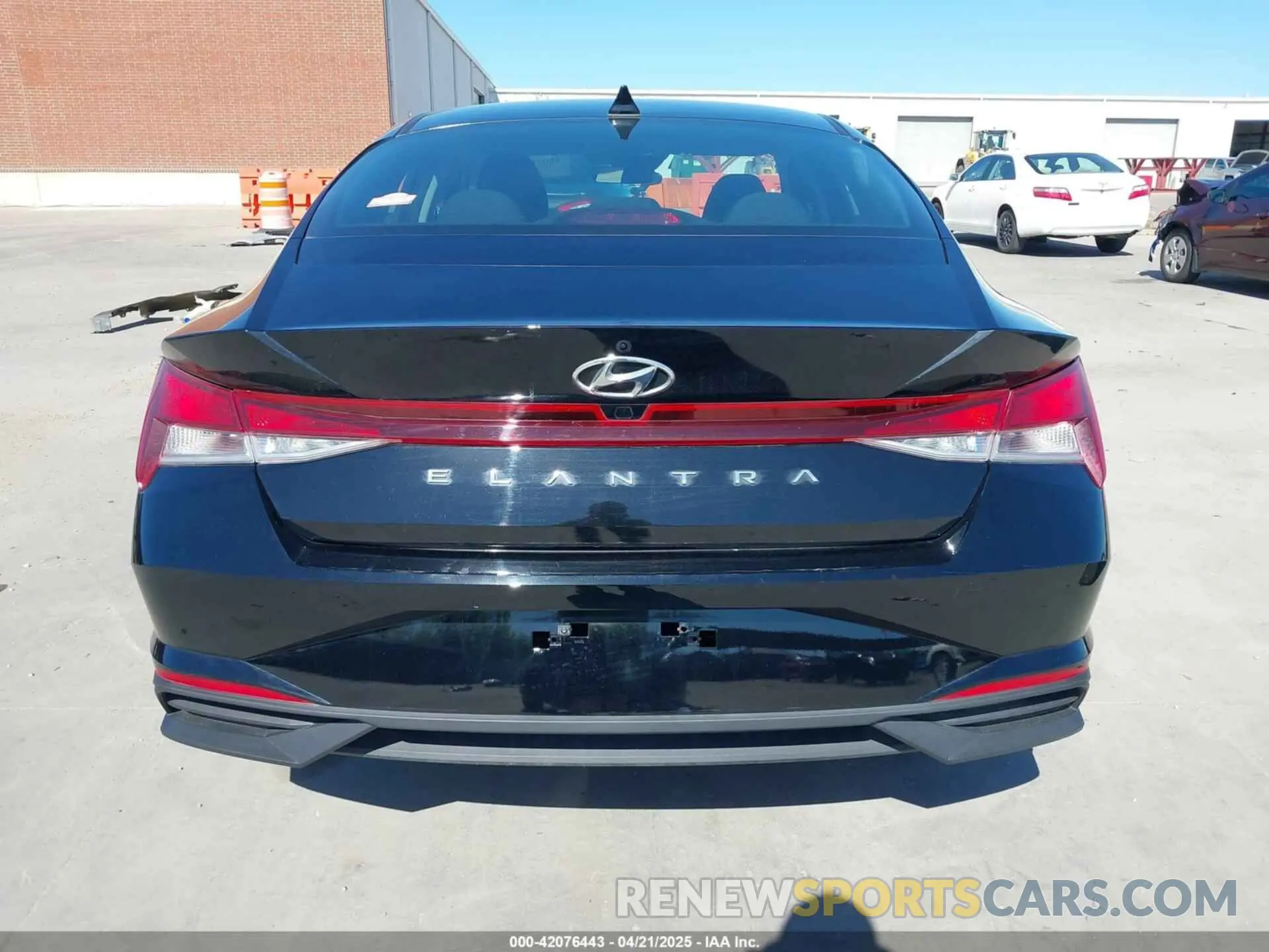 17 fotografías del automóvil dañado KMHLM4AG4PU625696 HYUNDAI ELANTRA 2023