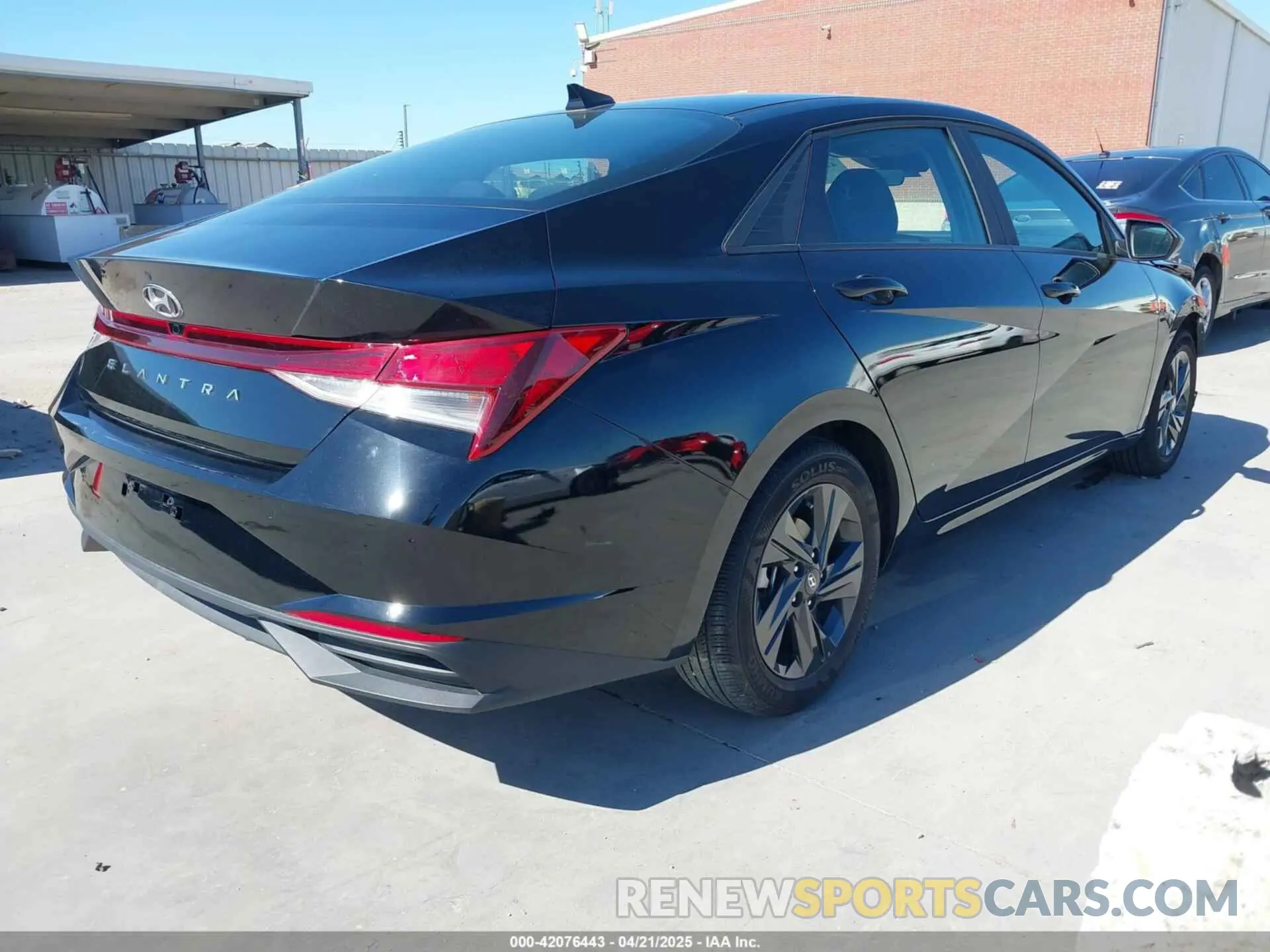 4 fotografías del automóvil dañado KMHLM4AG4PU625696 HYUNDAI ELANTRA 2023