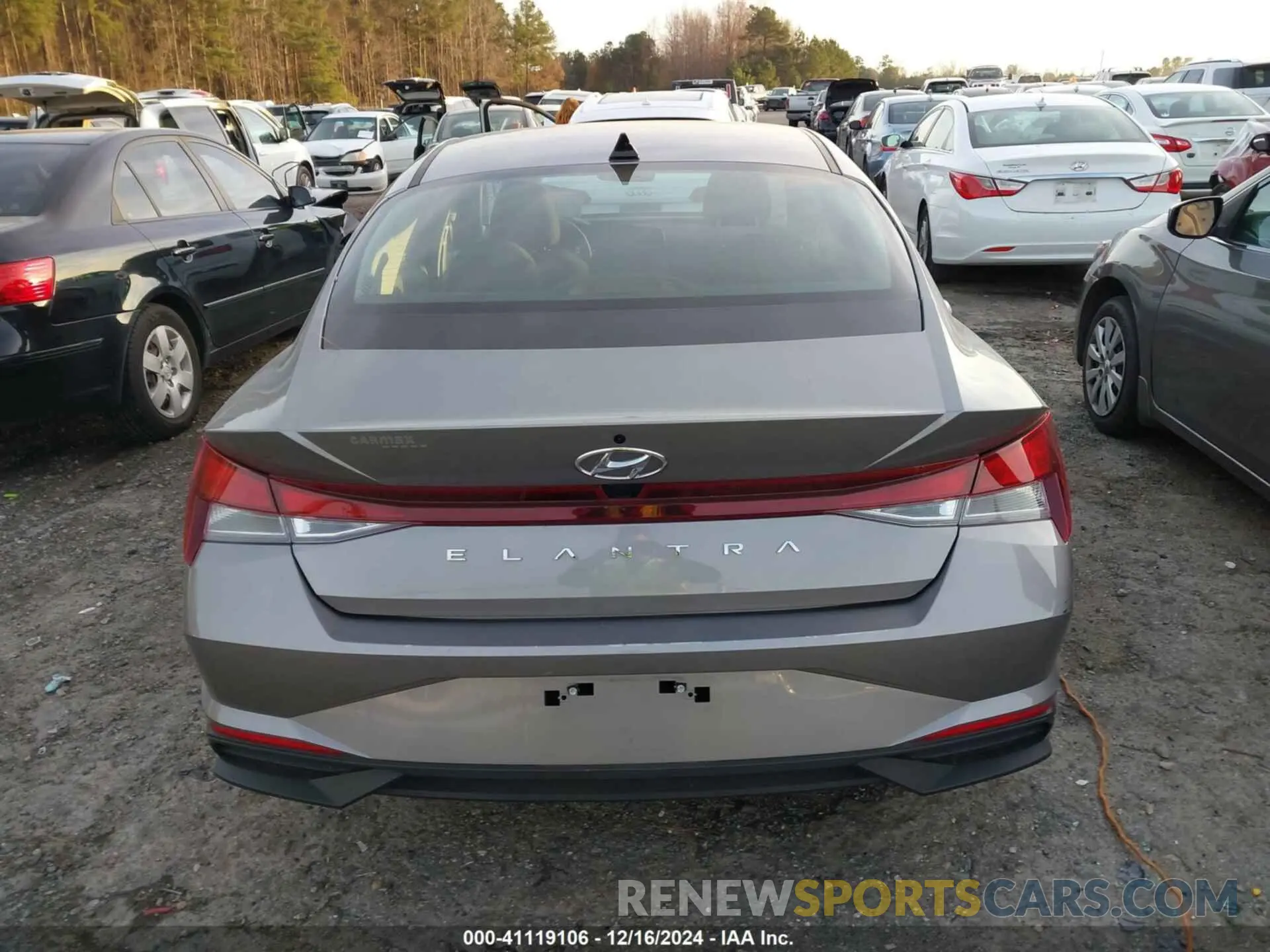 17 fotografías del automóvil dañado KMHLM4AG8PU536343 HYUNDAI ELANTRA 2023
