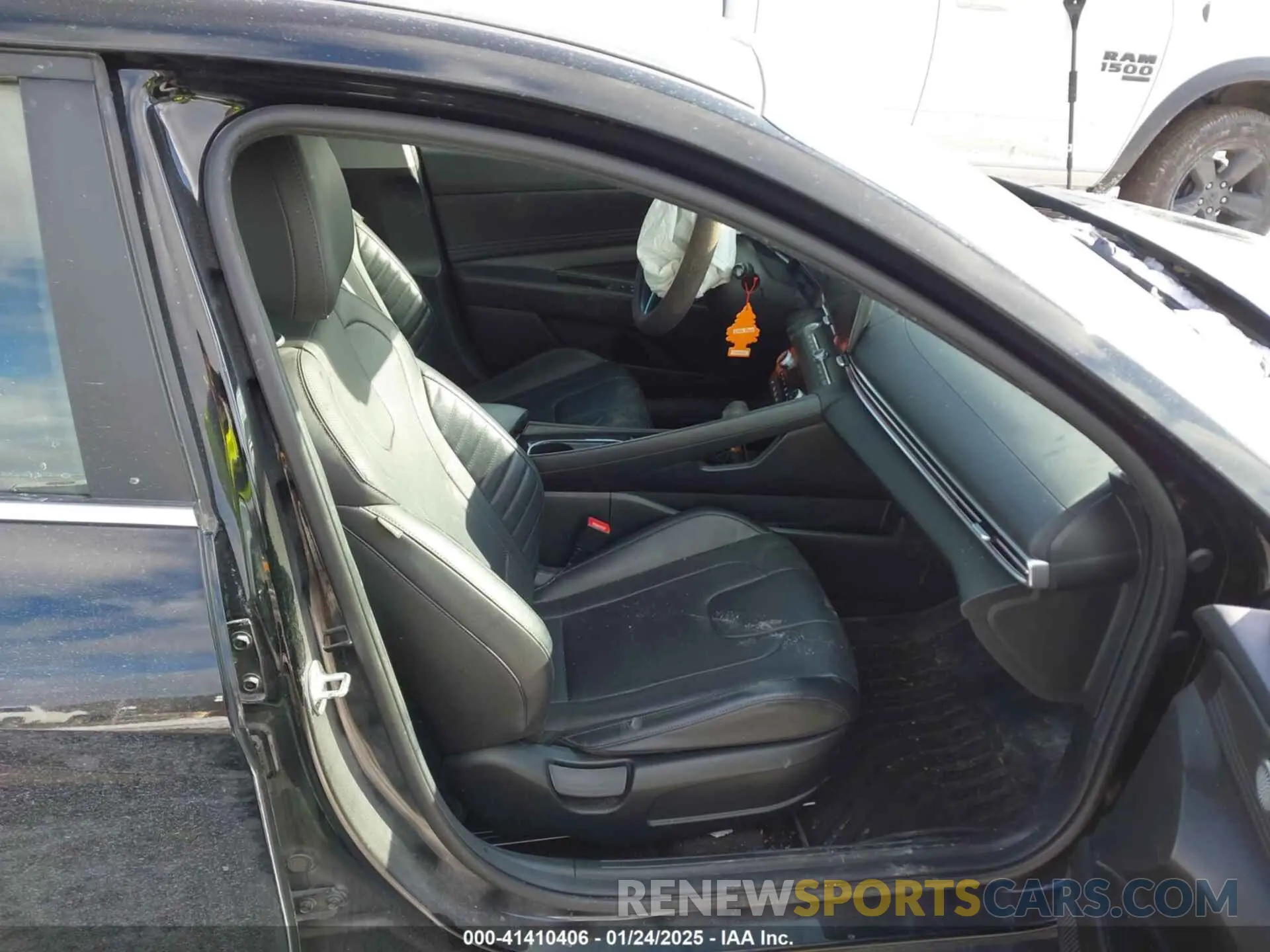 5 fotografías del automóvil dañado KMHLP4AGXPU384671 HYUNDAI ELANTRA 2023