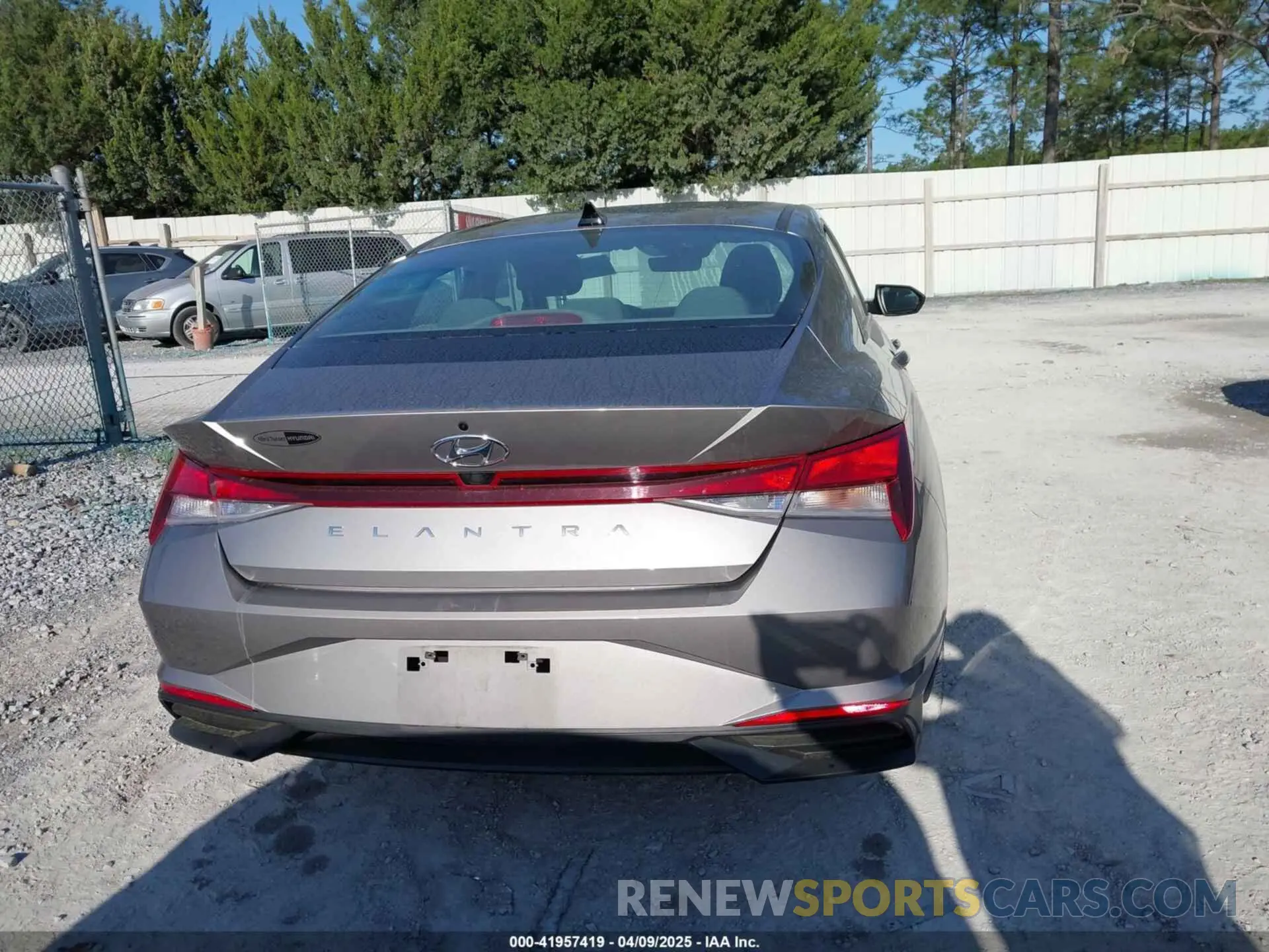 17 fotografías del automóvil dañado KMHLS4AG0PU510387 HYUNDAI ELANTRA 2023