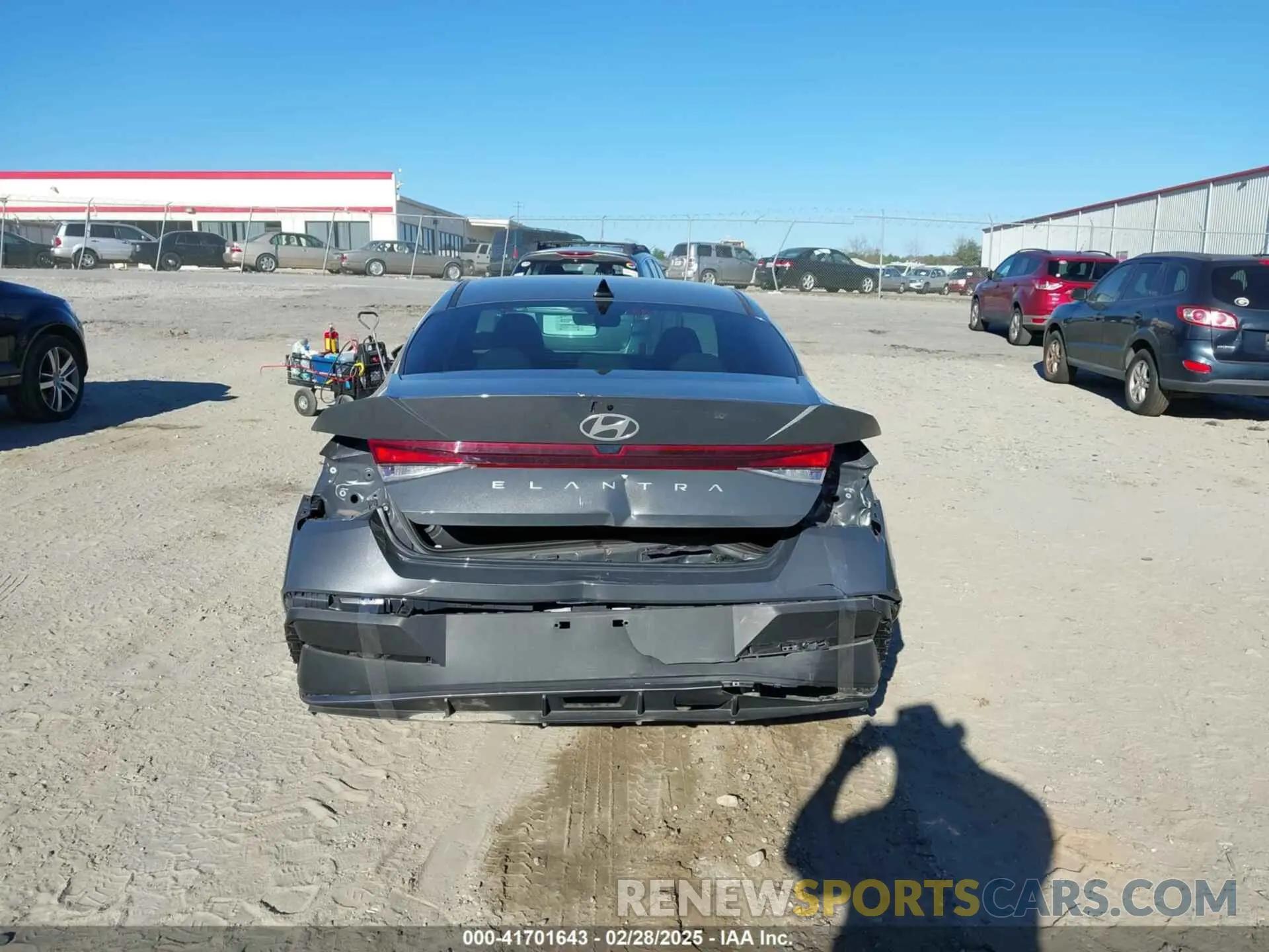 16 fotografías del automóvil dañado KMHLL4DG0RU771384 HYUNDAI ELANTRA 2024