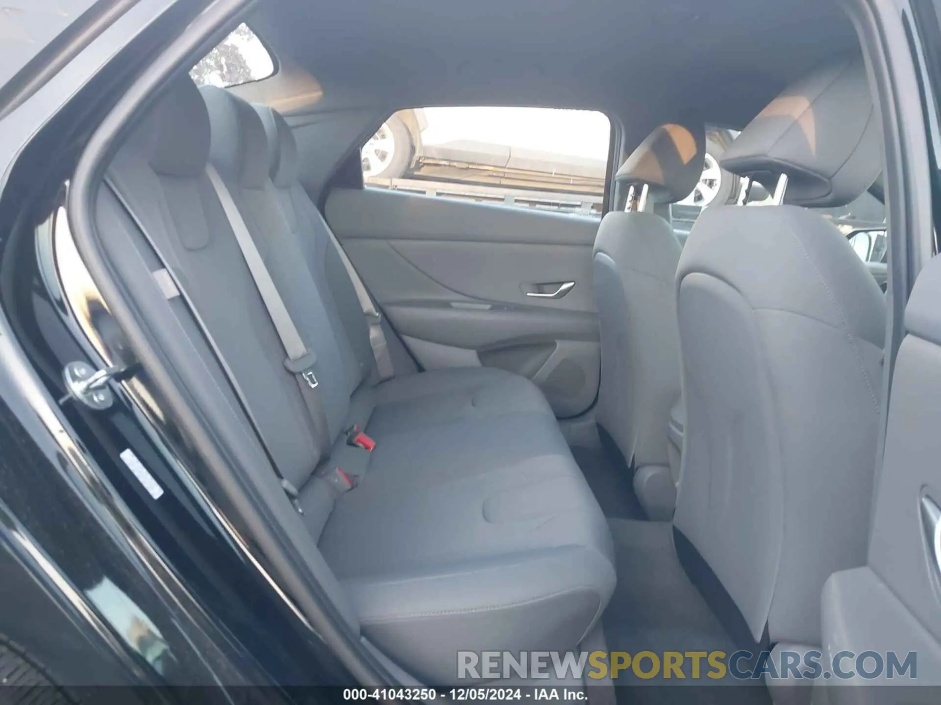 8 fotografías del automóvil dañado KMHLL4DG1RU774441 HYUNDAI ELANTRA 2024