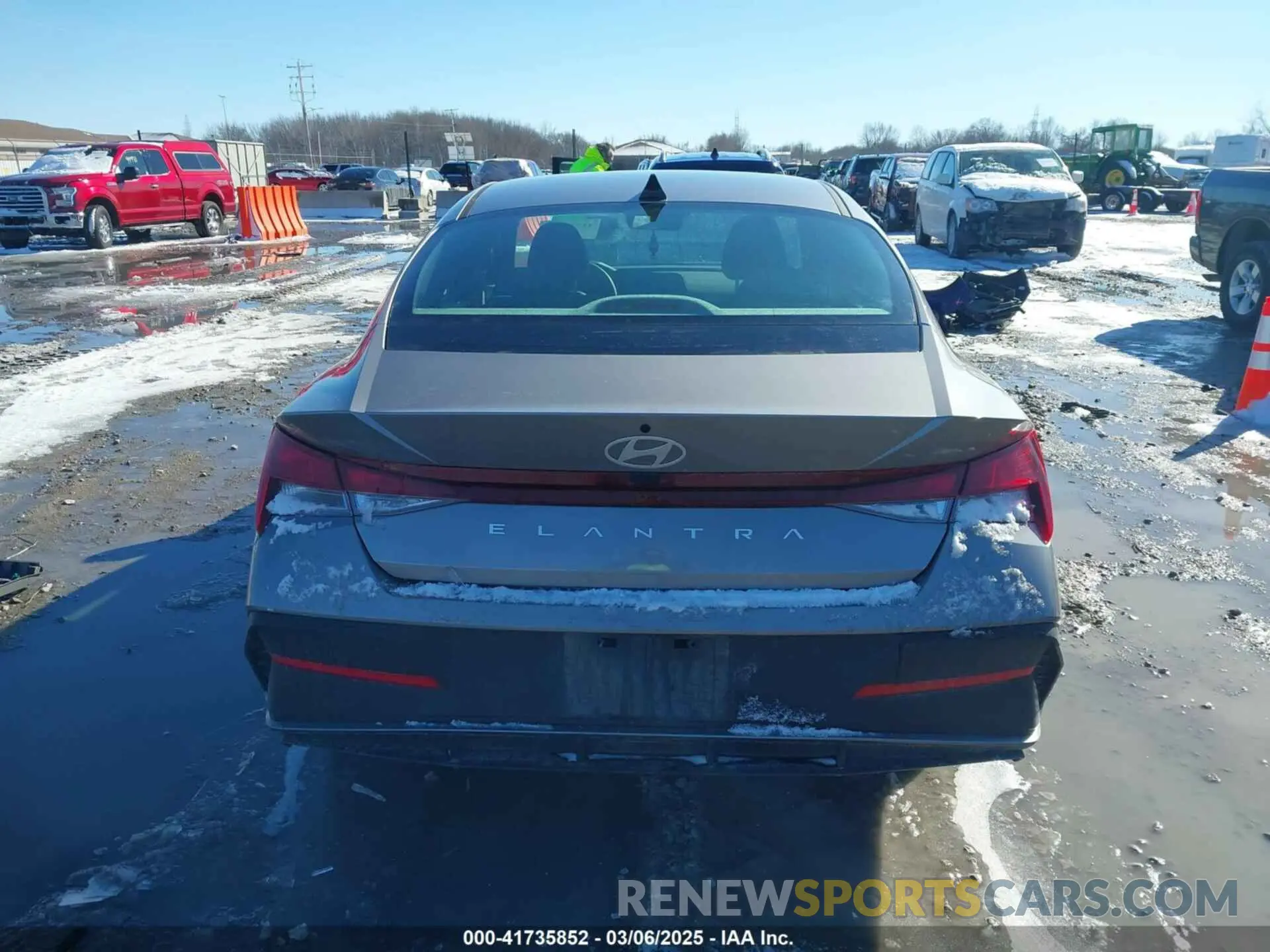 17 fotografías del automóvil dañado KMHLL4DG2RU826658 HYUNDAI ELANTRA 2024
