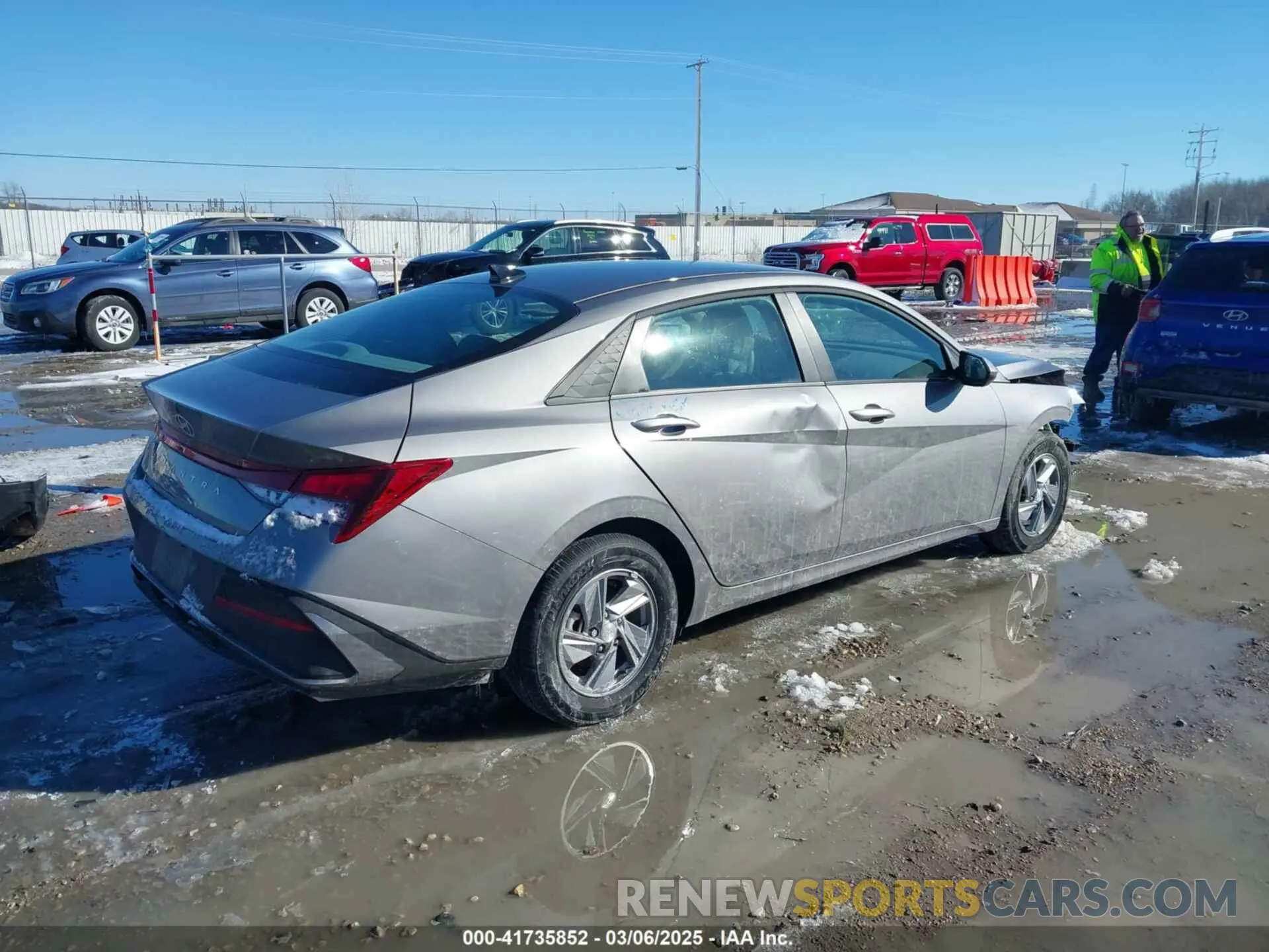 4 fotografías del automóvil dañado KMHLL4DG2RU826658 HYUNDAI ELANTRA 2024