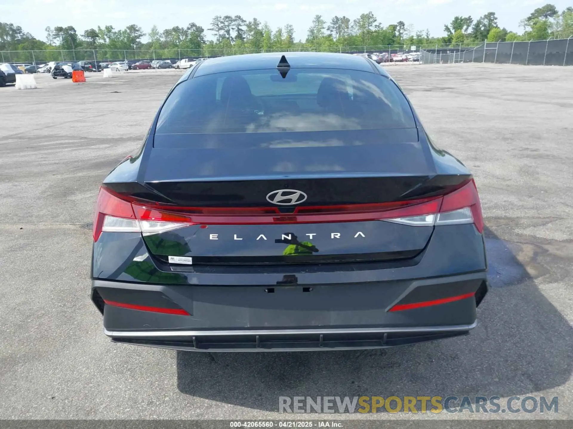 16 fotografías del automóvil dañado KMHLL4DG3RU799454 HYUNDAI ELANTRA 2024