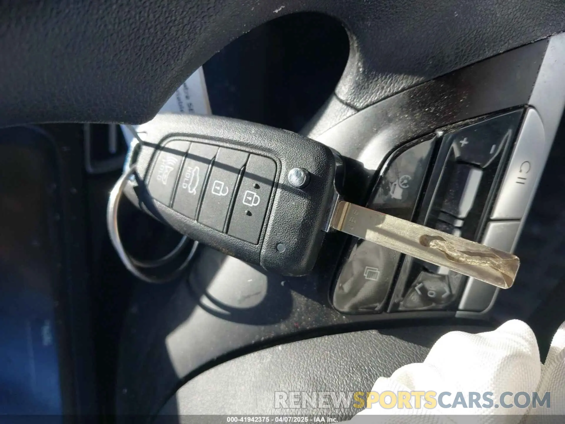 11 fotografías del automóvil dañado KMHLL4DG3RU848717 HYUNDAI ELANTRA 2024