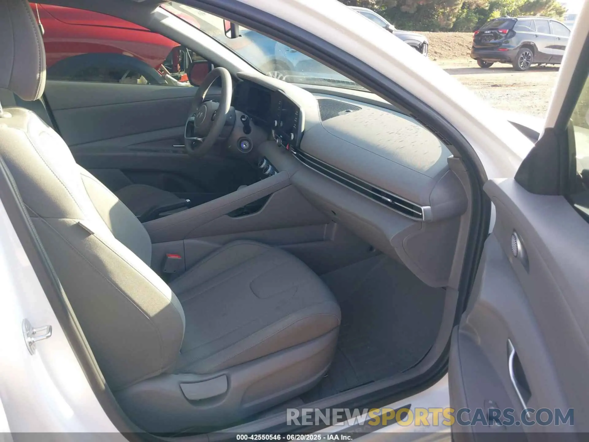 5 fotografías del automóvil dañado KMHLL4DG4RU727081 HYUNDAI ELANTRA 2024