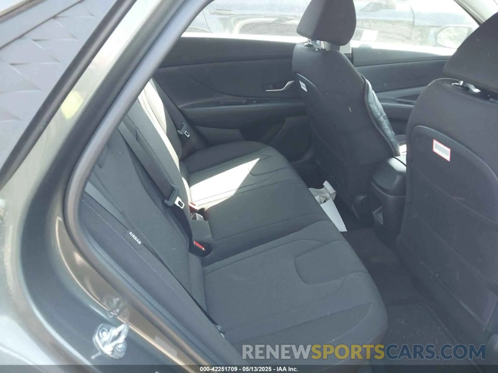 8 fotografías del automóvil dañado KMHLL4DG5RU726988 HYUNDAI ELANTRA 2024