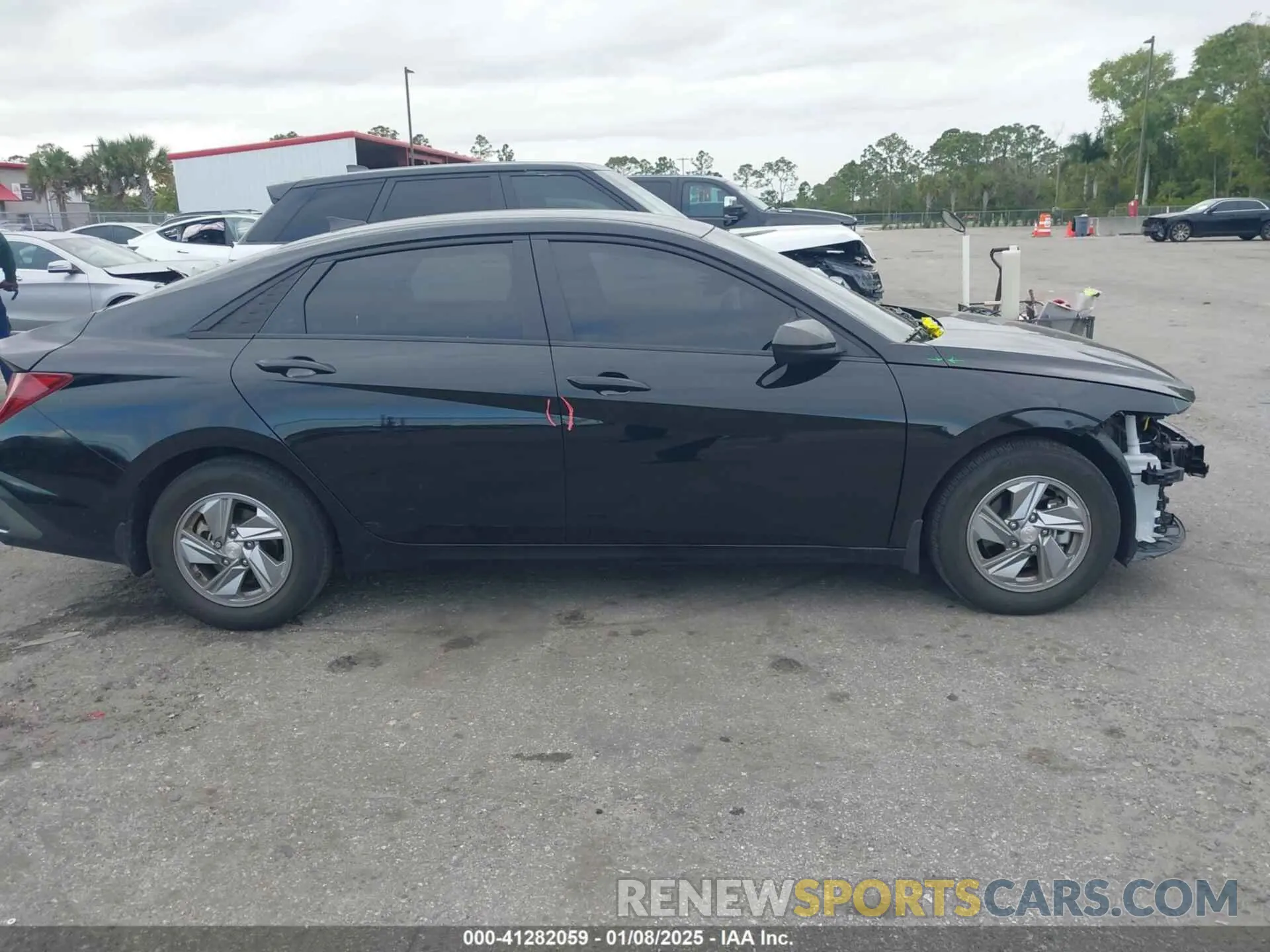 14 fotografías del automóvil dañado KMHLL4DG7RU739600 HYUNDAI ELANTRA 2024
