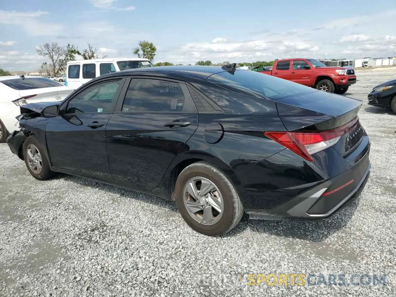 2 fotografías del automóvil dañado KMHLL4DG7RU800444 HYUNDAI ELANTRA 2024
